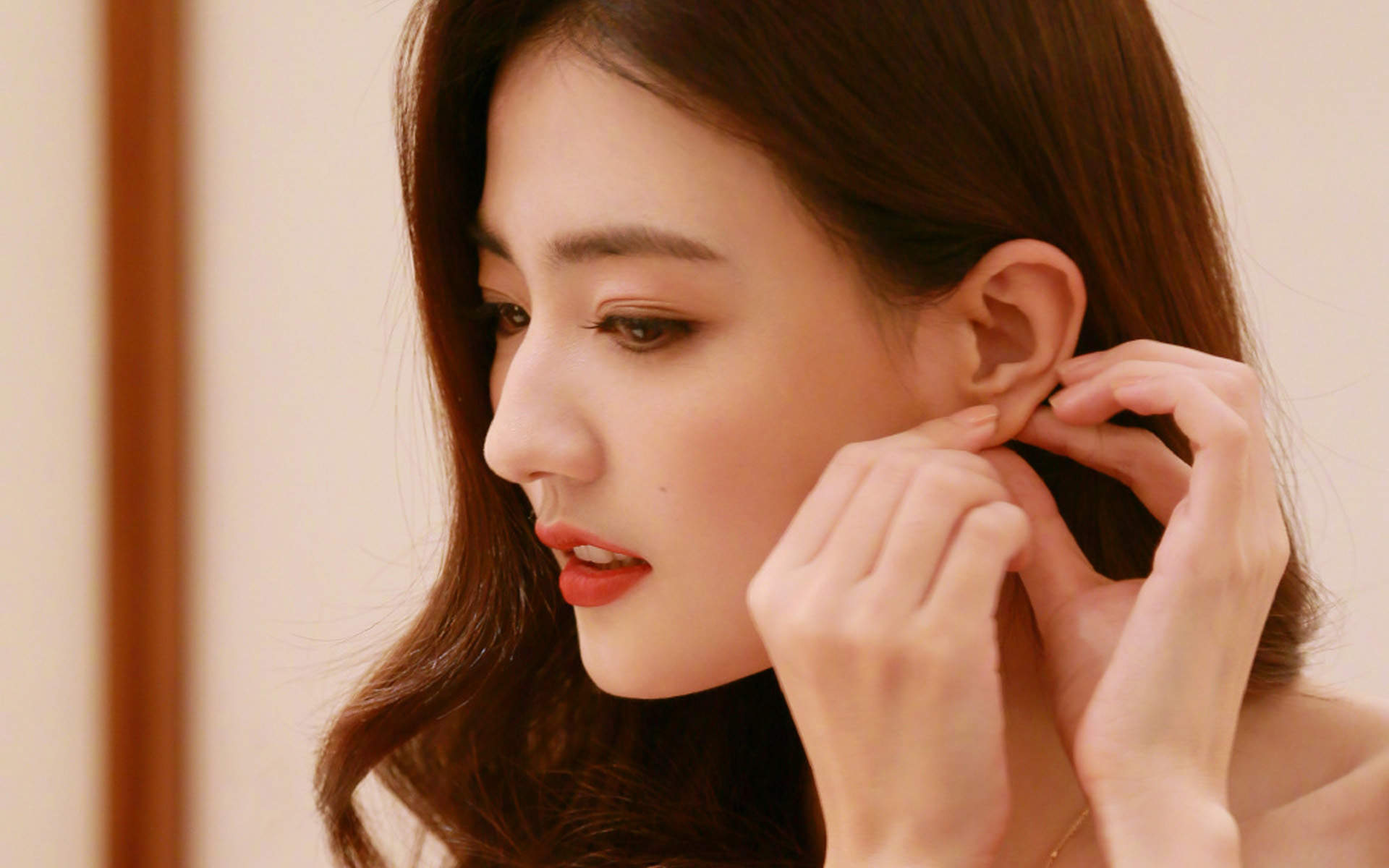 中国内地内蒙古呼和浩特女演员徐璐性感牛仔连体装时尚写真高清图片图片