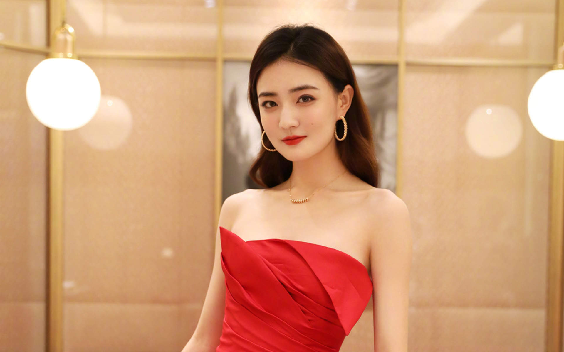 中国内地内蒙古呼和浩特女演员徐璐性感牛仔连体装时尚写真高清图片图片