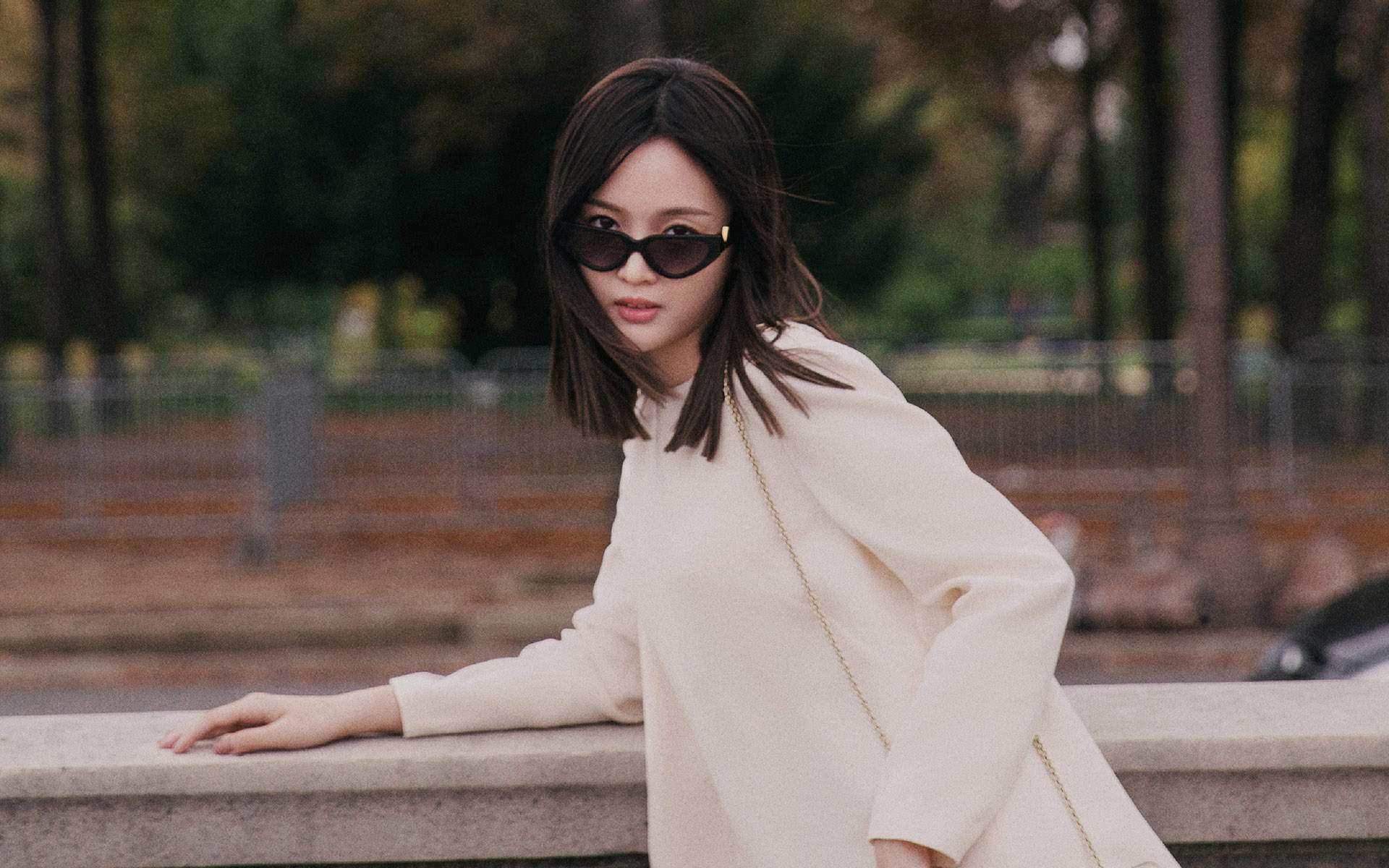 高清女明星吴宣仪俏丽私服自拍照图片图片