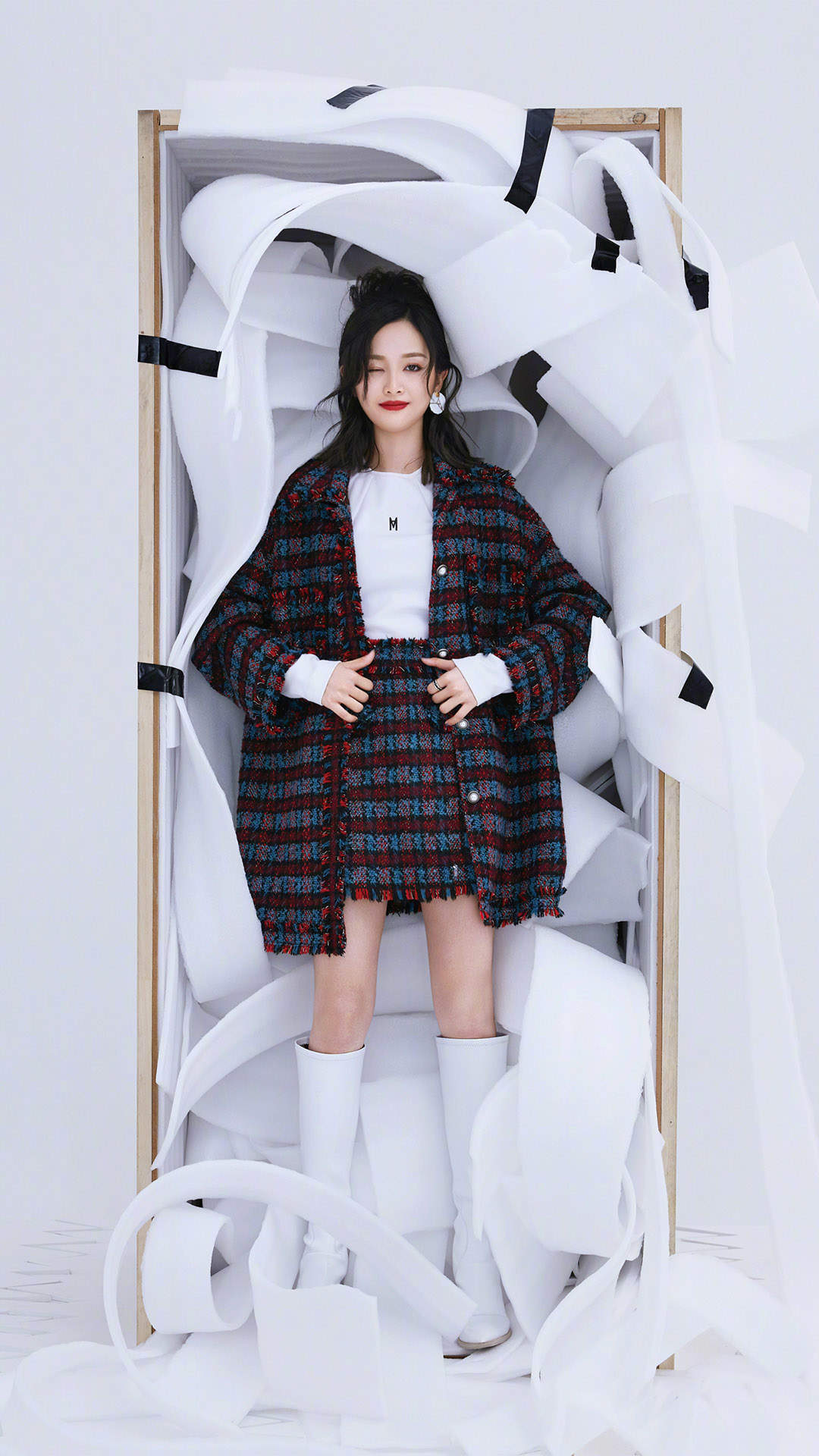 高清女明星吴宣仪酷美时尚高清手机壁纸图片