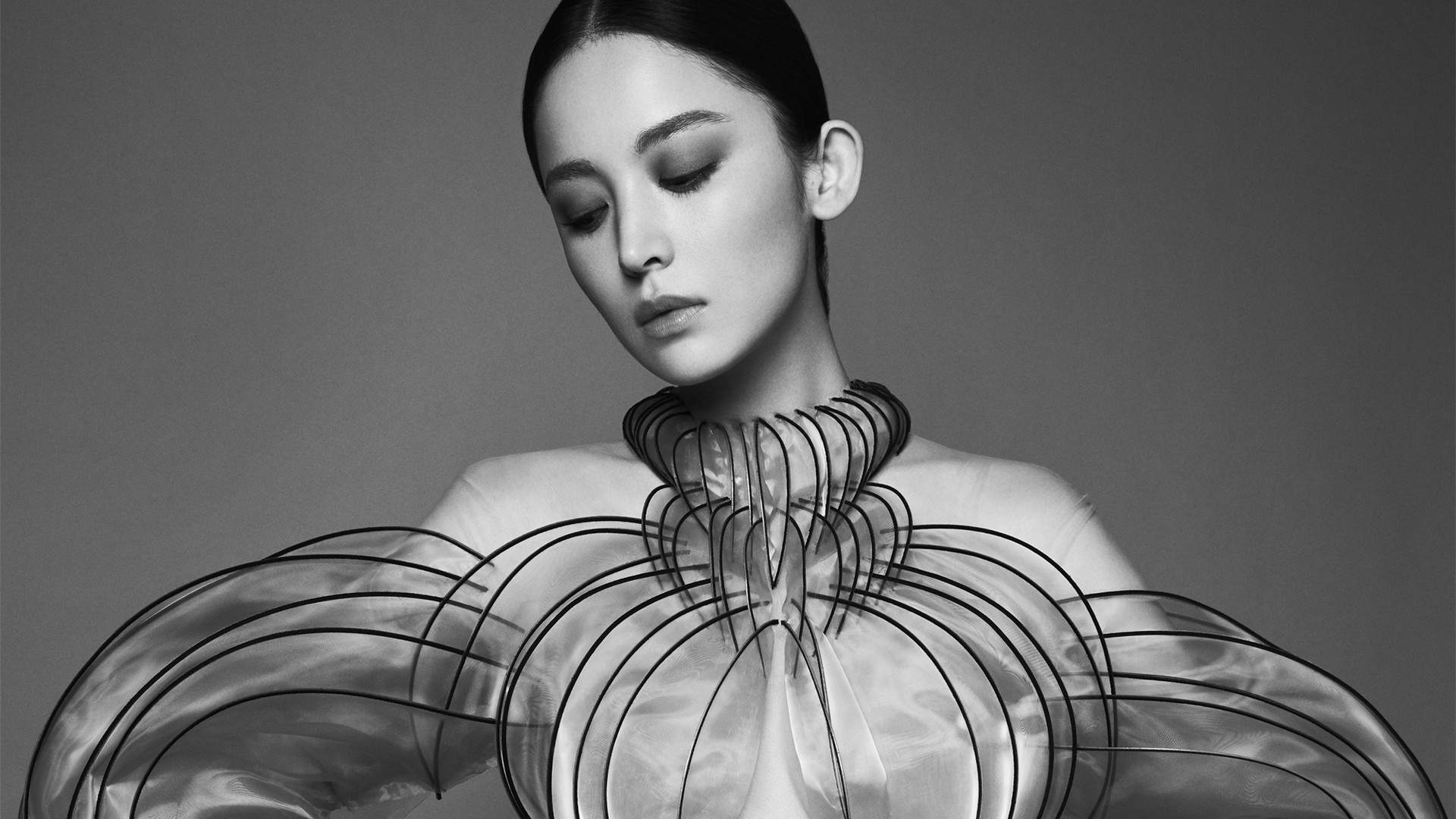 中国内地新疆乌鲁木齐市影视女演员古力娜扎率性性感写真手机壁纸图片 中国内地新疆乌鲁木齐市影视女演员古力娜扎率性性感写真手机壁纸图片