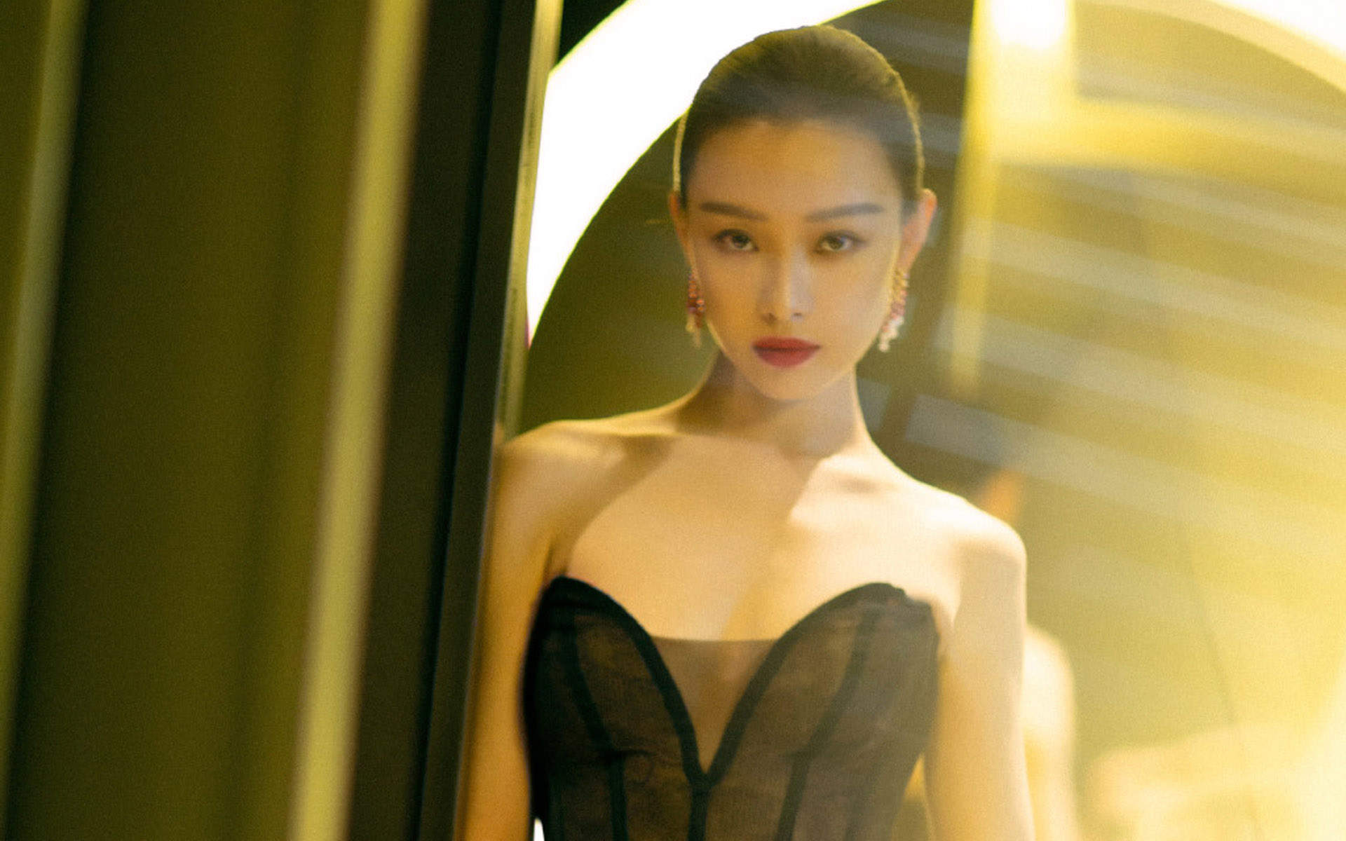 中国内地江苏南京女演员倪妮性感女人味写真图片图片