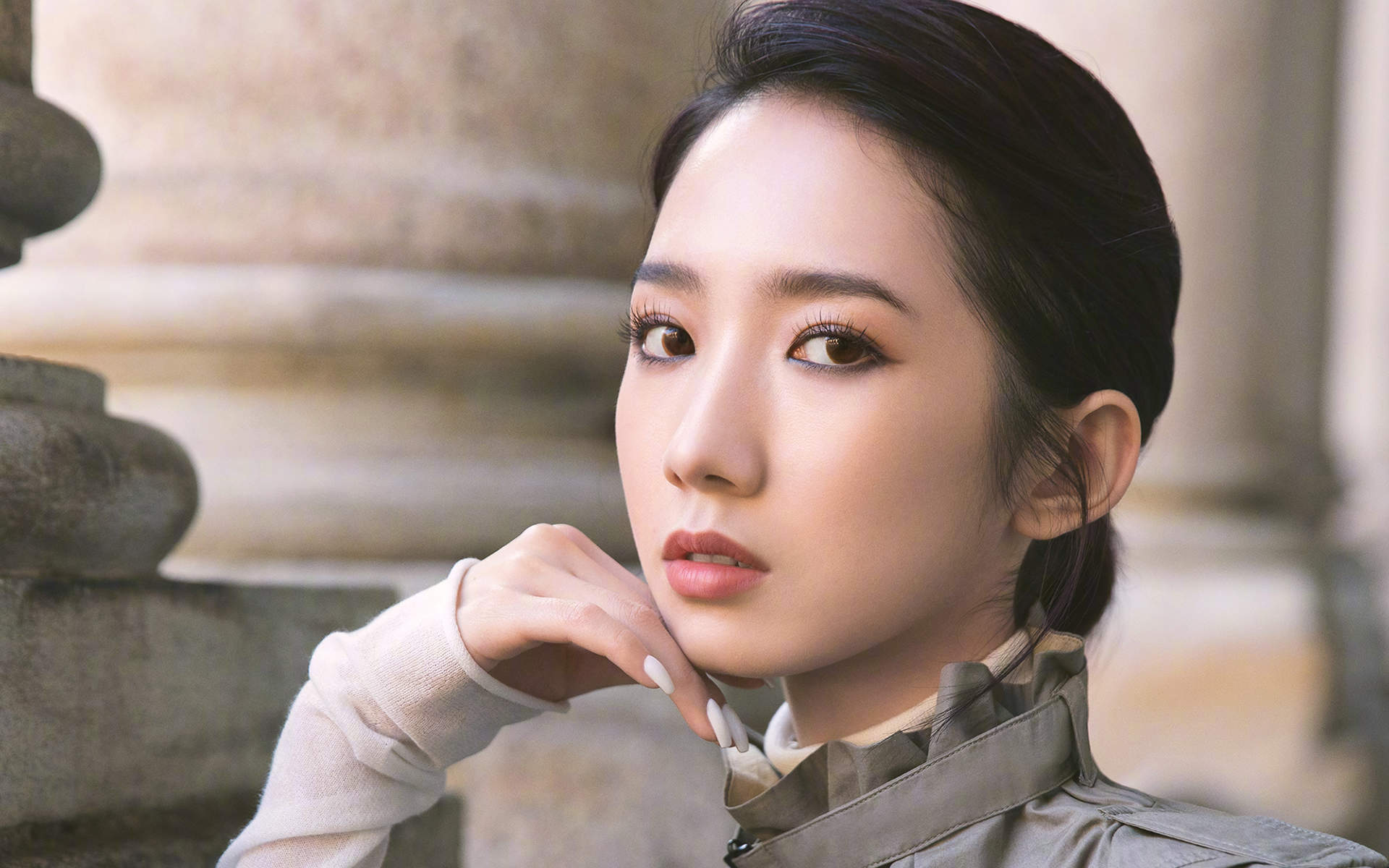高清女明星孟美岐紫色系写真大片预告图片图片