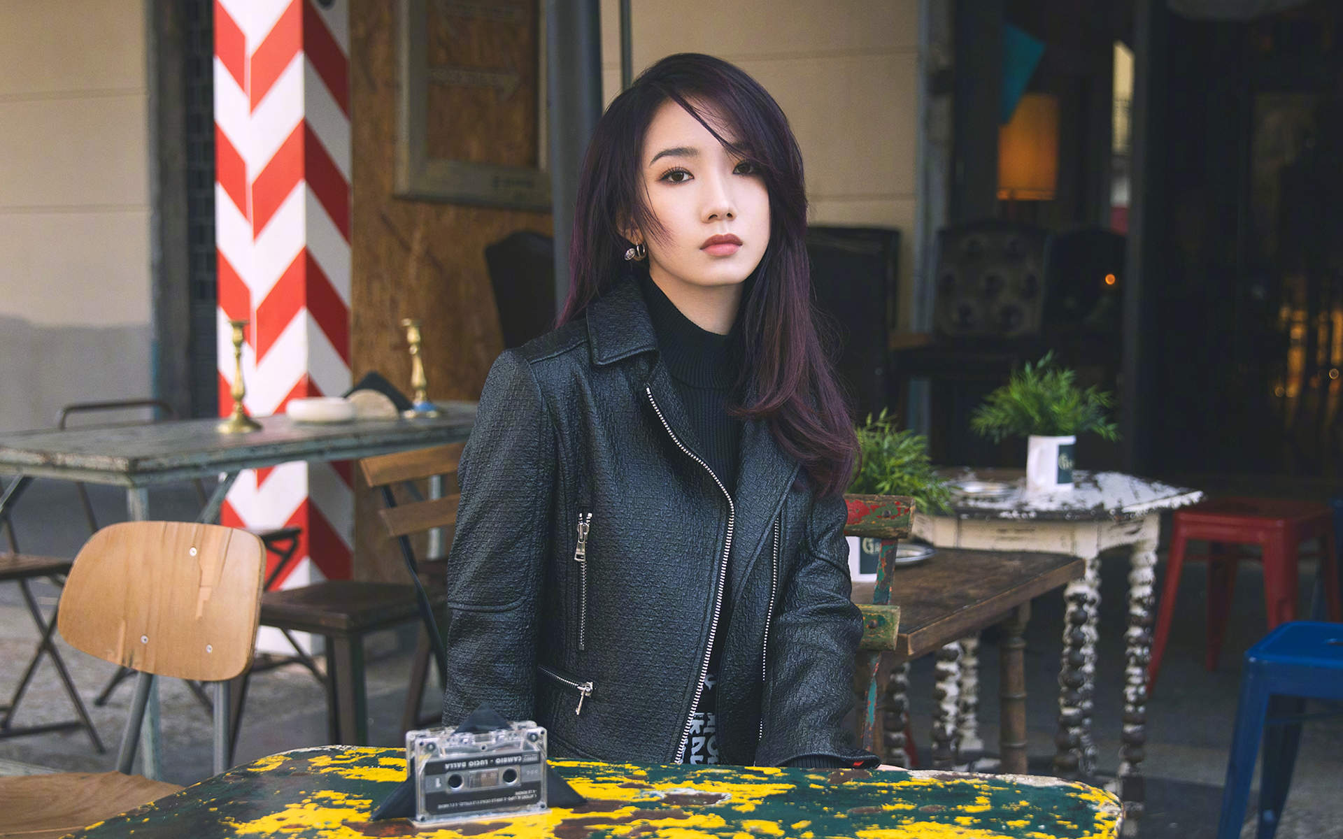 高清女明星孟美岐紫色系写真大片预告图片图片