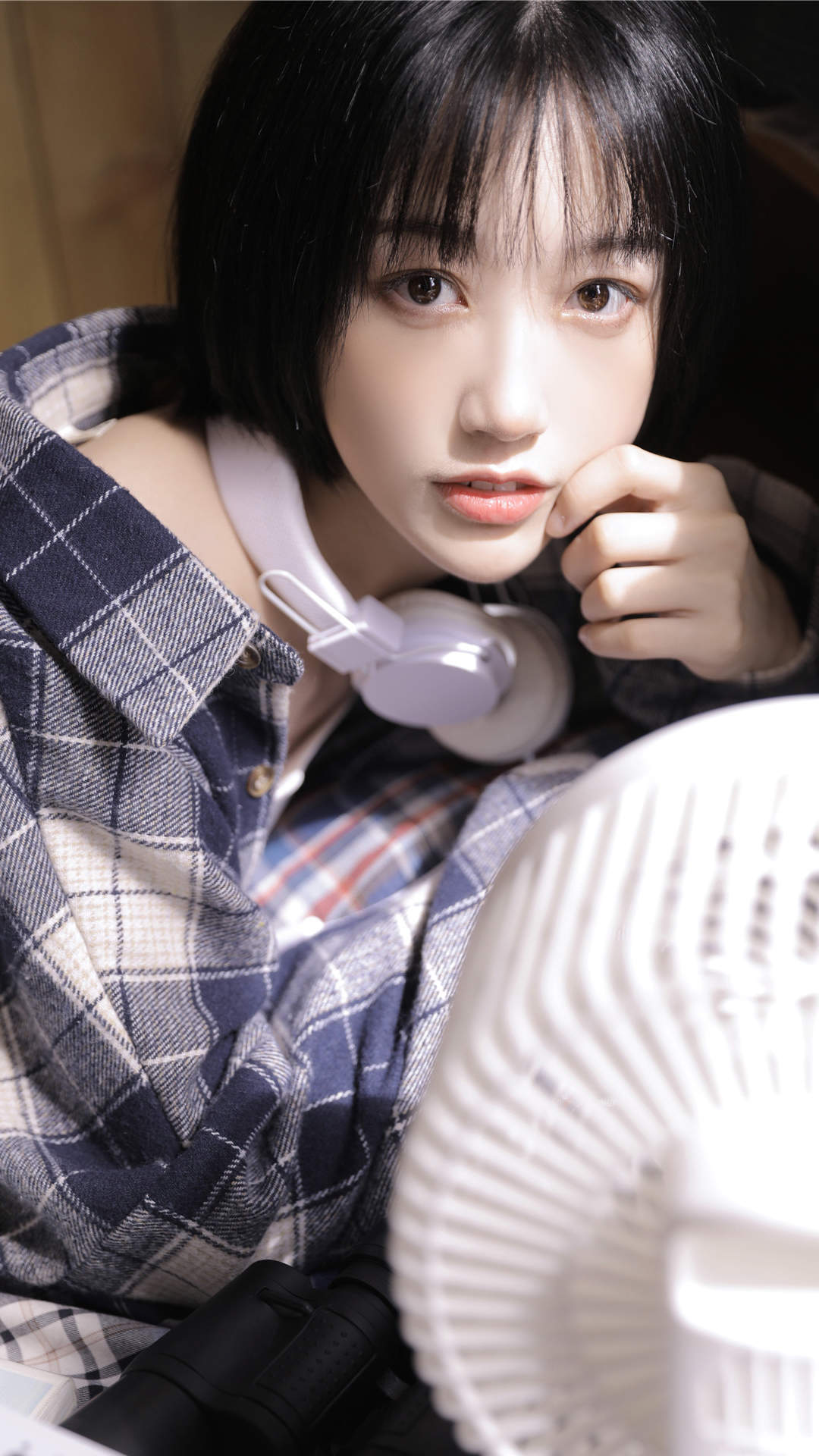 甜美蕾丝美女手机壁纸图片