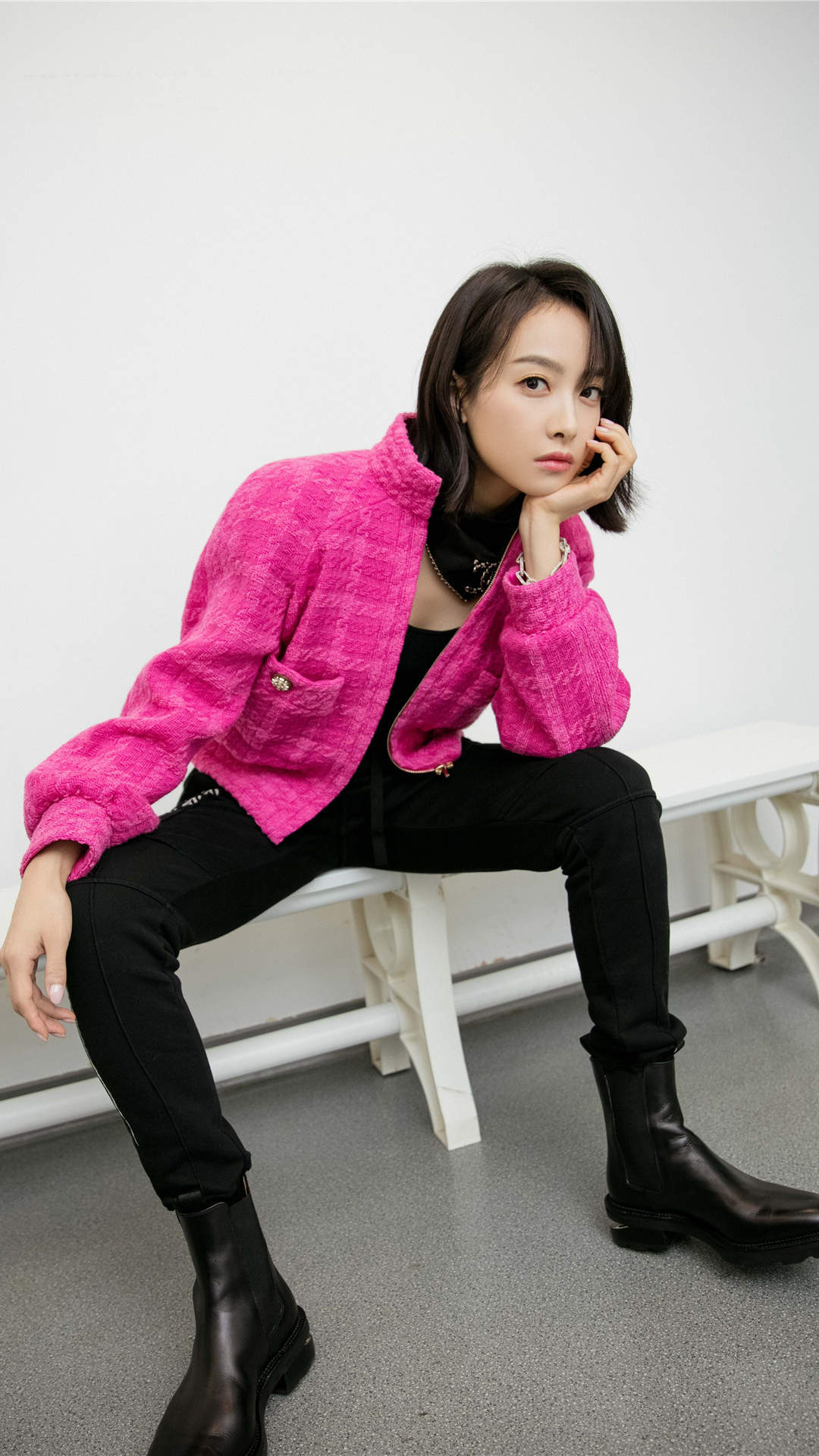 山东省青岛女演员宋茜妩媚动人写真桌面壁纸图片