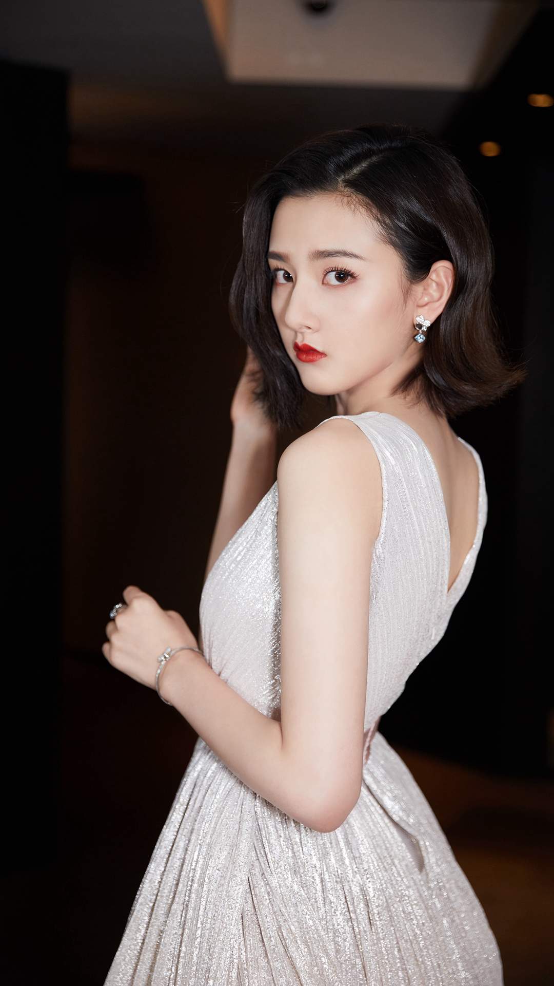 中国北京当代95后女演员宋祖儿性感优雅写真桌面壁纸图片