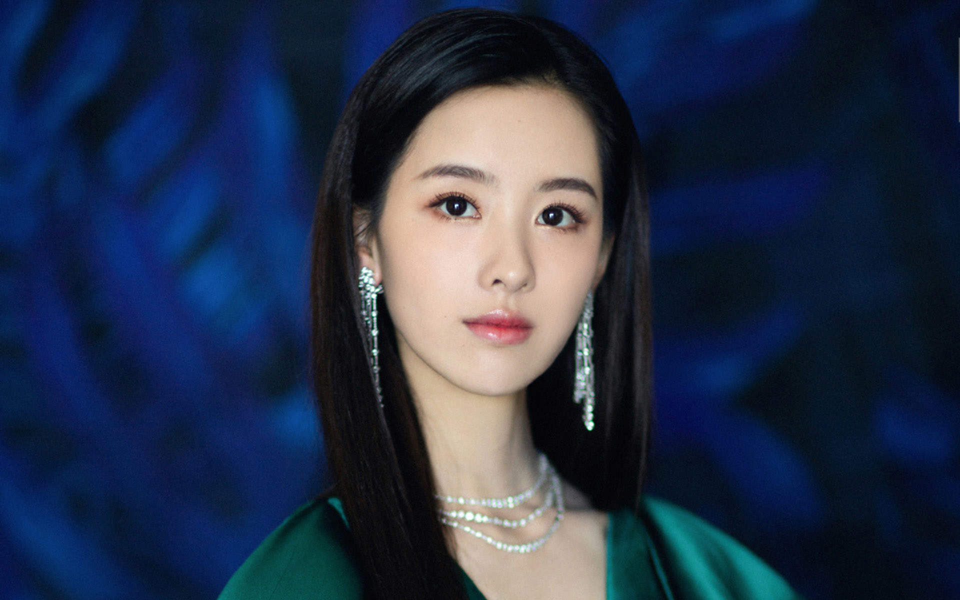 陈都灵图片