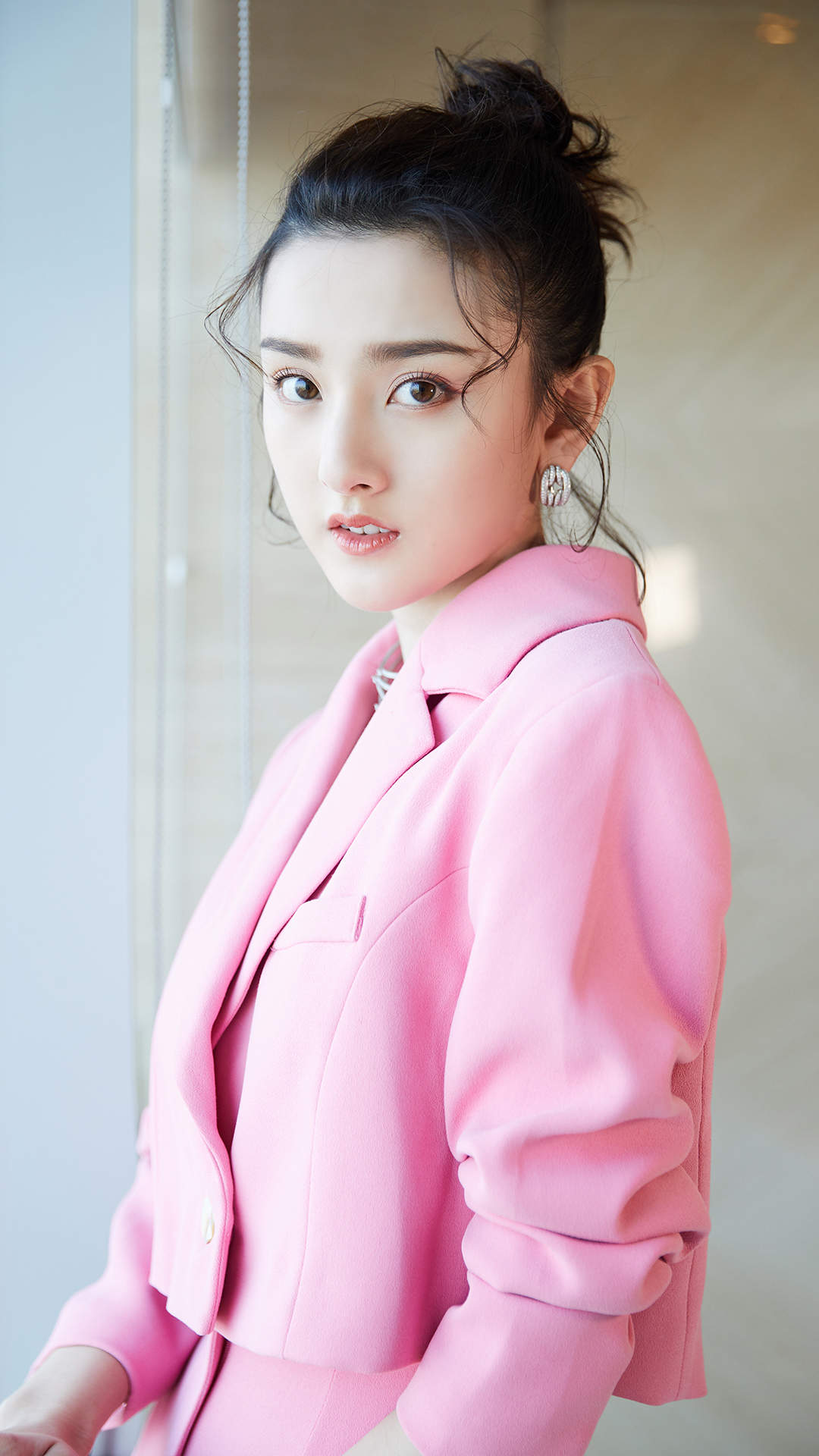 中国北京当代95后女演员宋祖儿性感优雅写真桌面壁纸图片 中国北京当代95后女演员宋祖儿性感优雅写真桌面壁纸图片