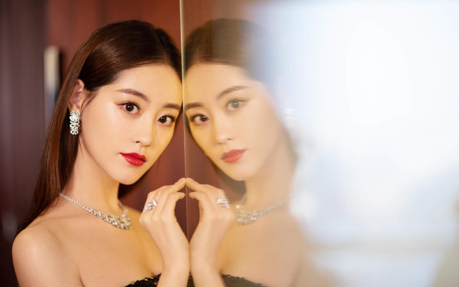 中国内地黑龙江齐齐哈尔女演员祝绪丹性感迷人写真桌面壁纸图片