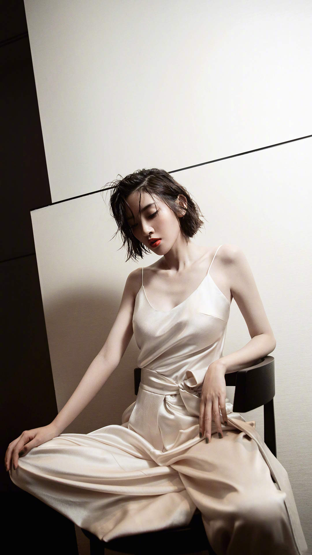 高清中国内地四川女演员唐艺昕湿发吊带裙性感写真图片图片 高清中国内地四川女演员唐艺昕湿发吊带裙性感写真图片图片