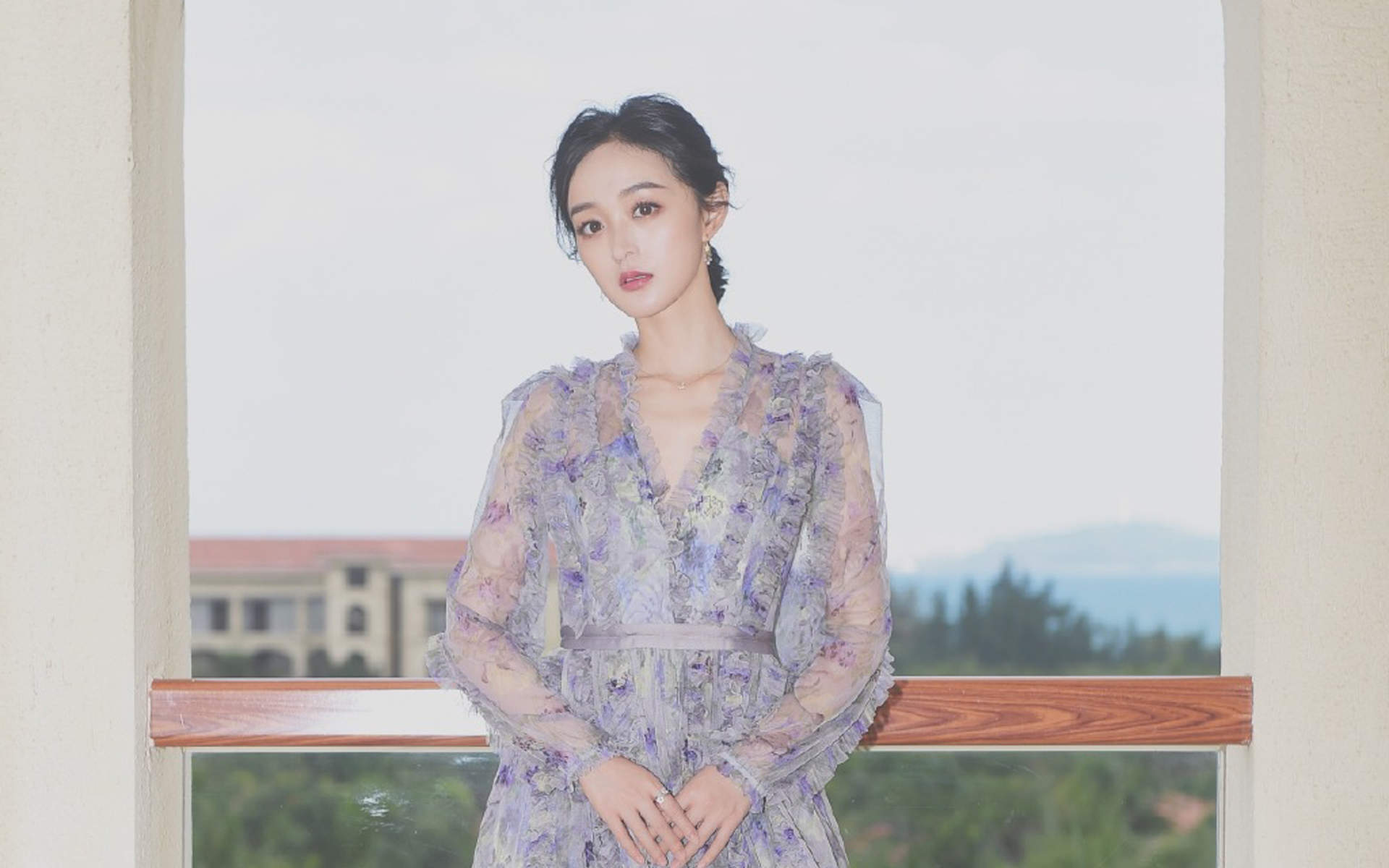 高清中国内地女演员平面模特何泓姗《爱情进化论》发布会图片图片