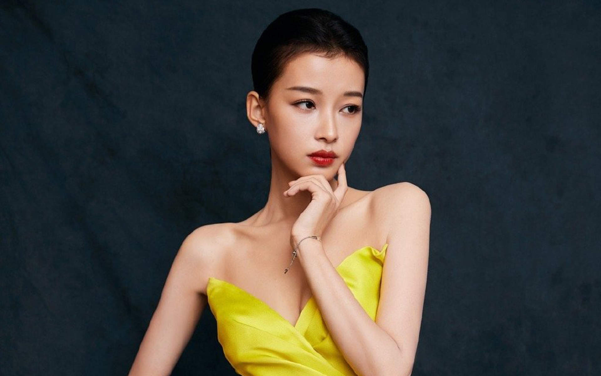 林省通化市集安女明星孙怡清新甜美写真桌面壁纸图片