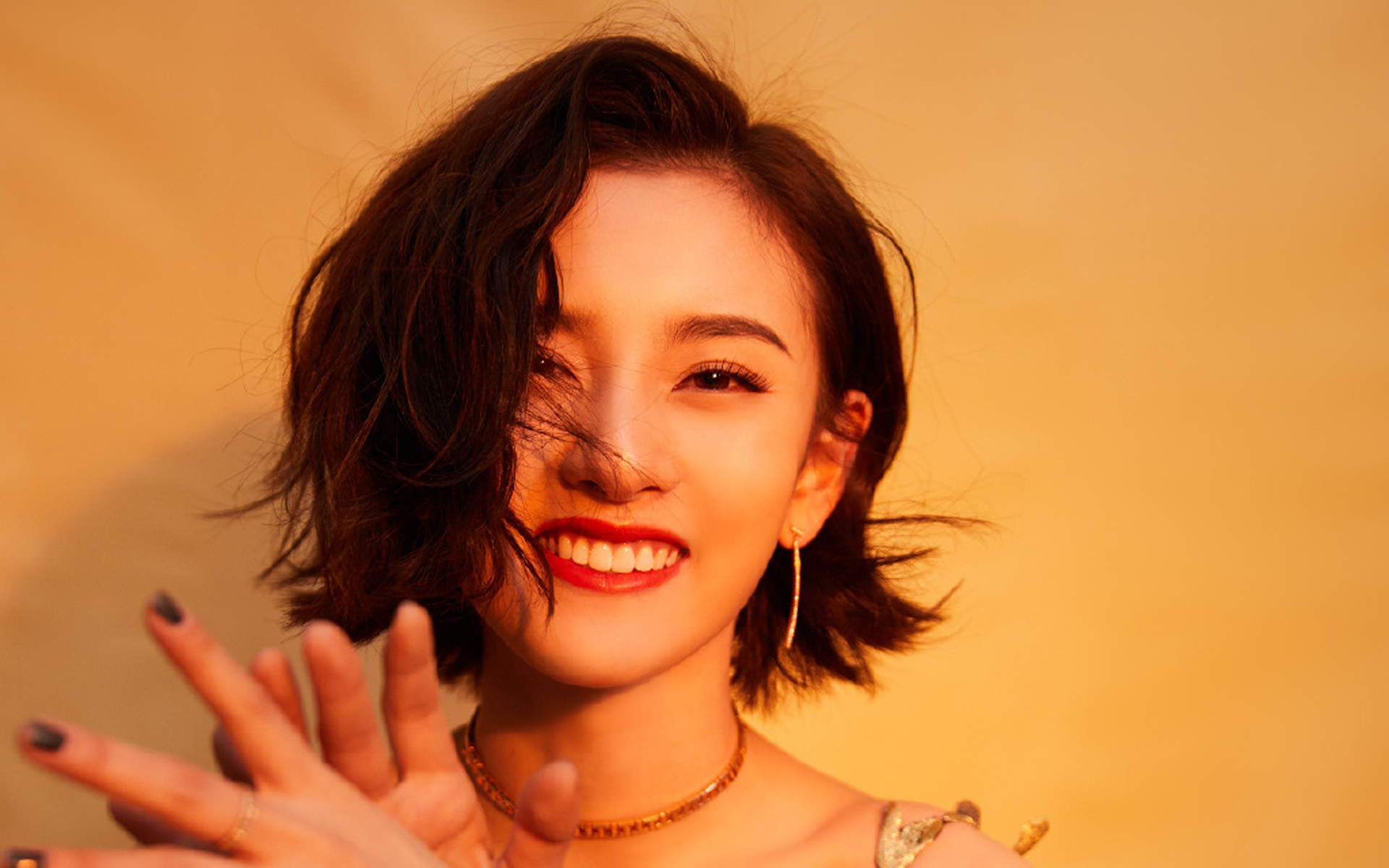 中国北京当代95后女演员宋祖儿性感优雅写真桌面壁纸图片 中国北京当代95后女演员宋祖儿性感优雅写真桌面壁纸图片