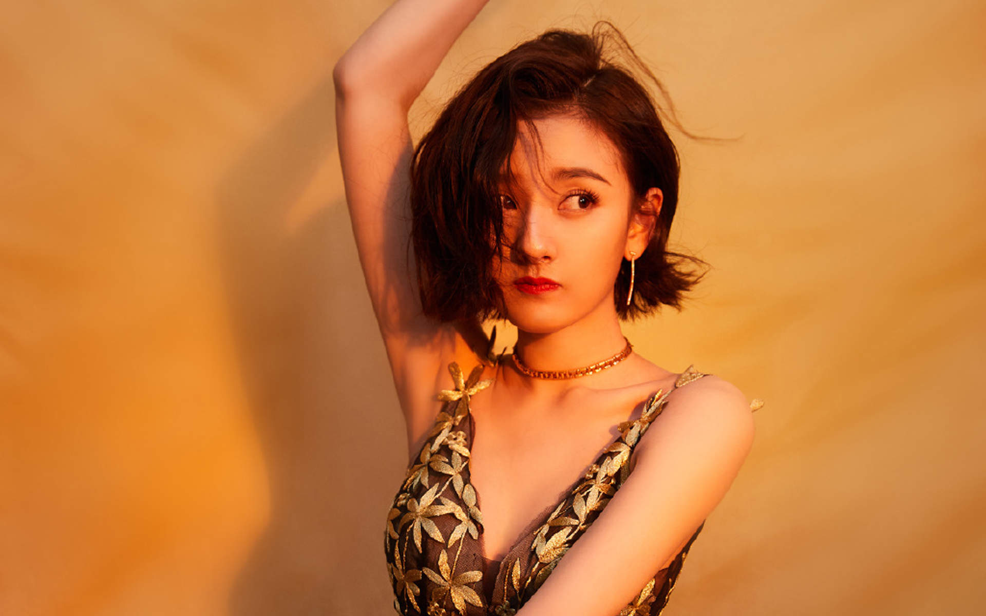 中国北京当代95后女演员宋祖儿性感优雅写真桌面壁纸图片