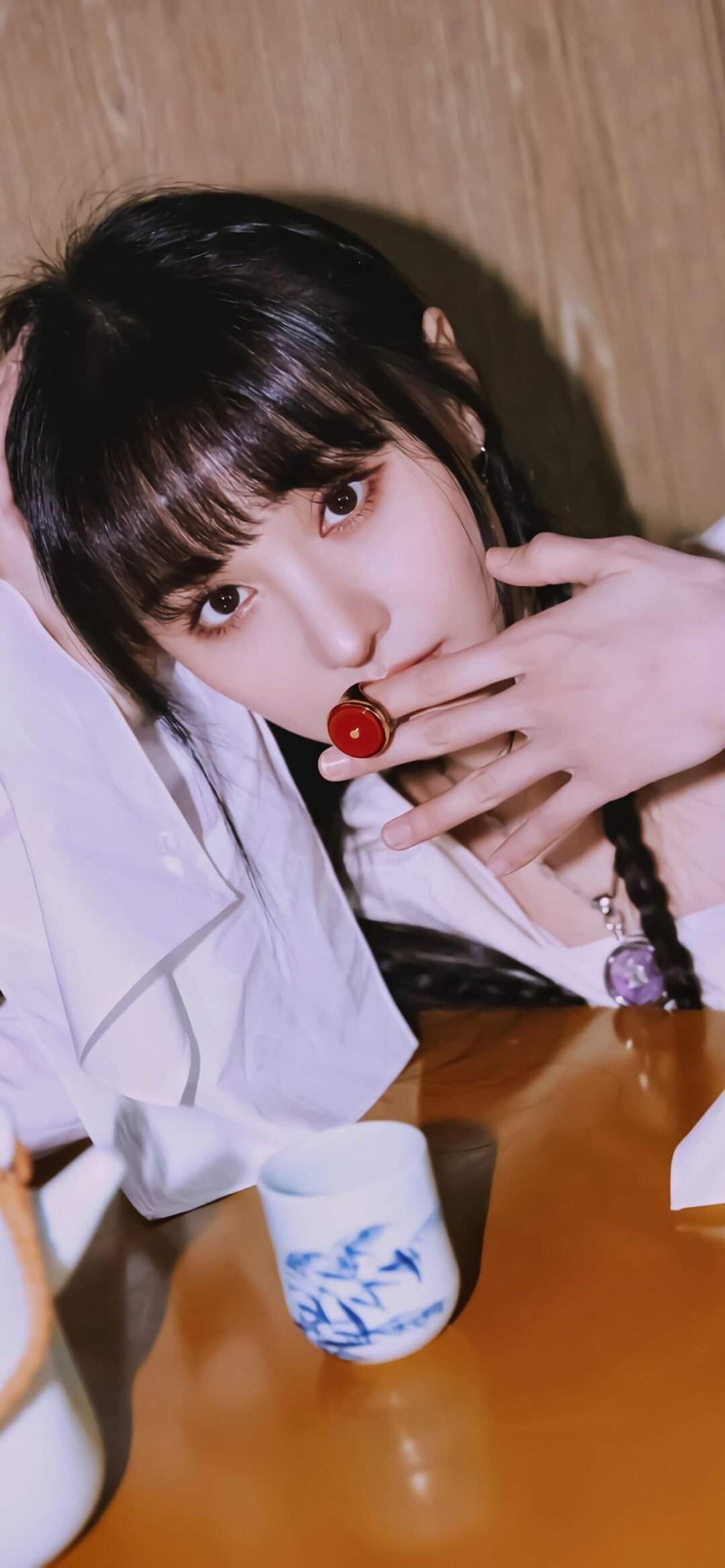 高清中国内地女演员郑爽泡面刘海清爽元气写真图片图片