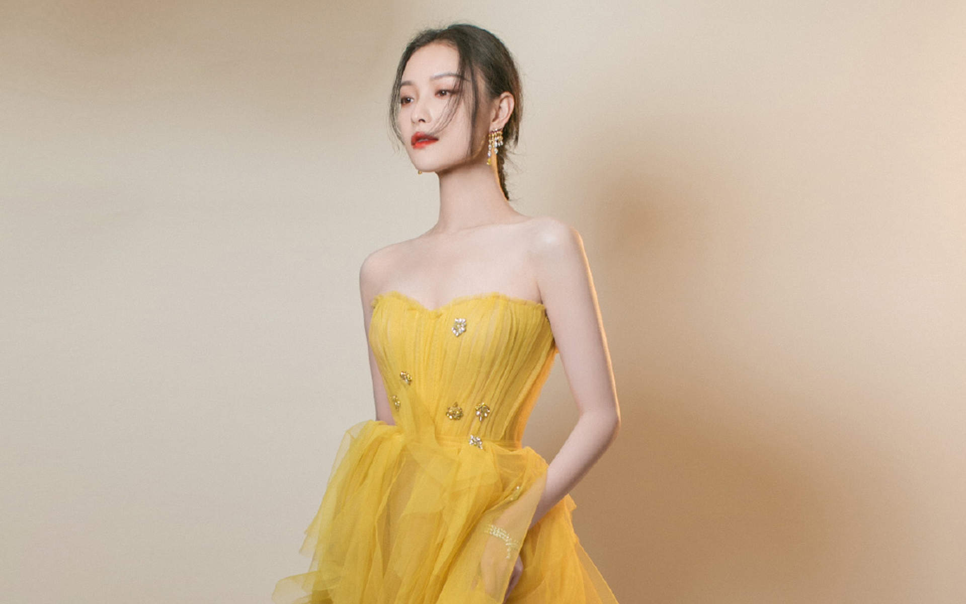 中国内地江苏南京女演员倪妮性感女人味写真图片图片