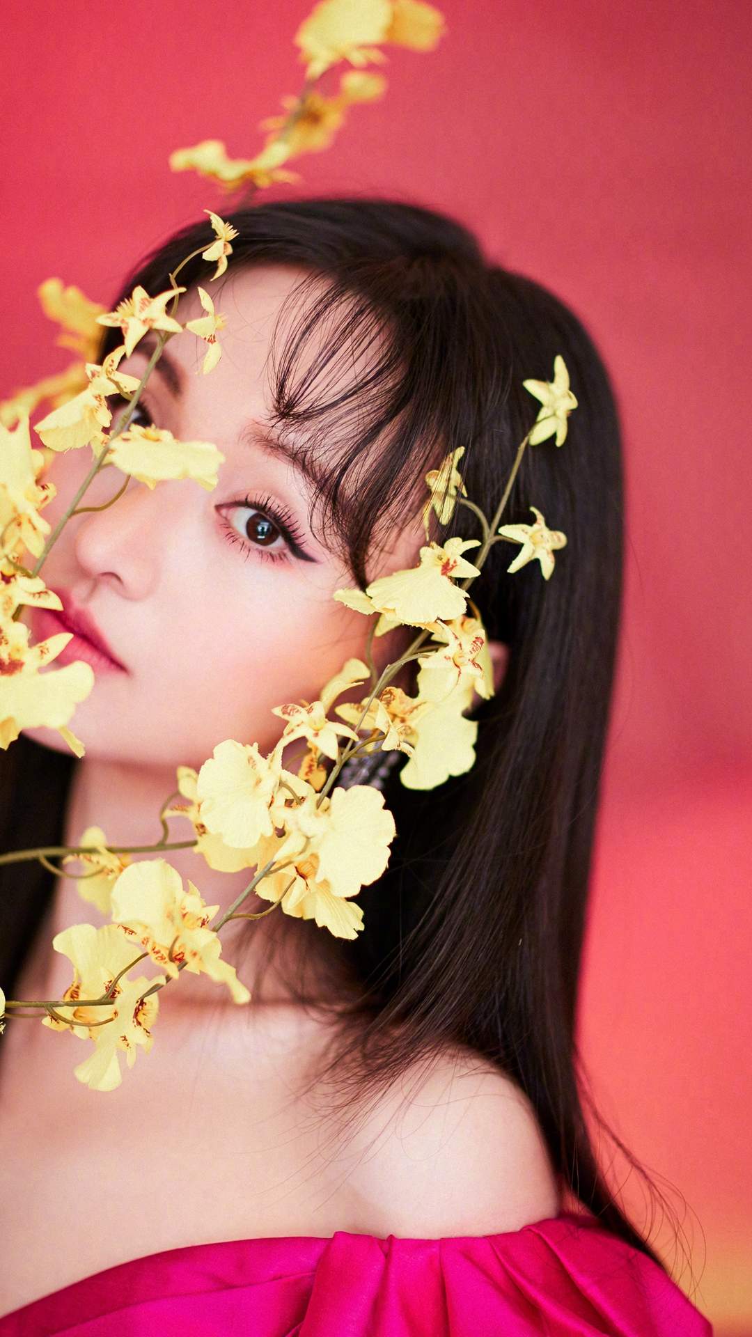 高清中国内地女演员郑爽泡面刘海清爽元气写真图片图片