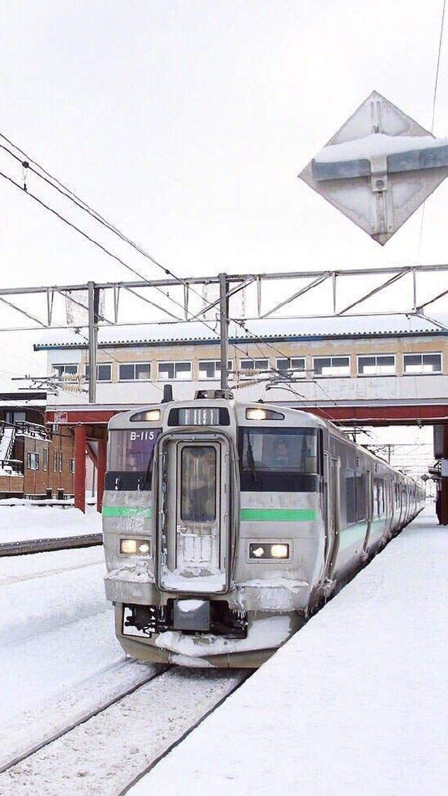 宁心露脐装雪景自拍图片图片