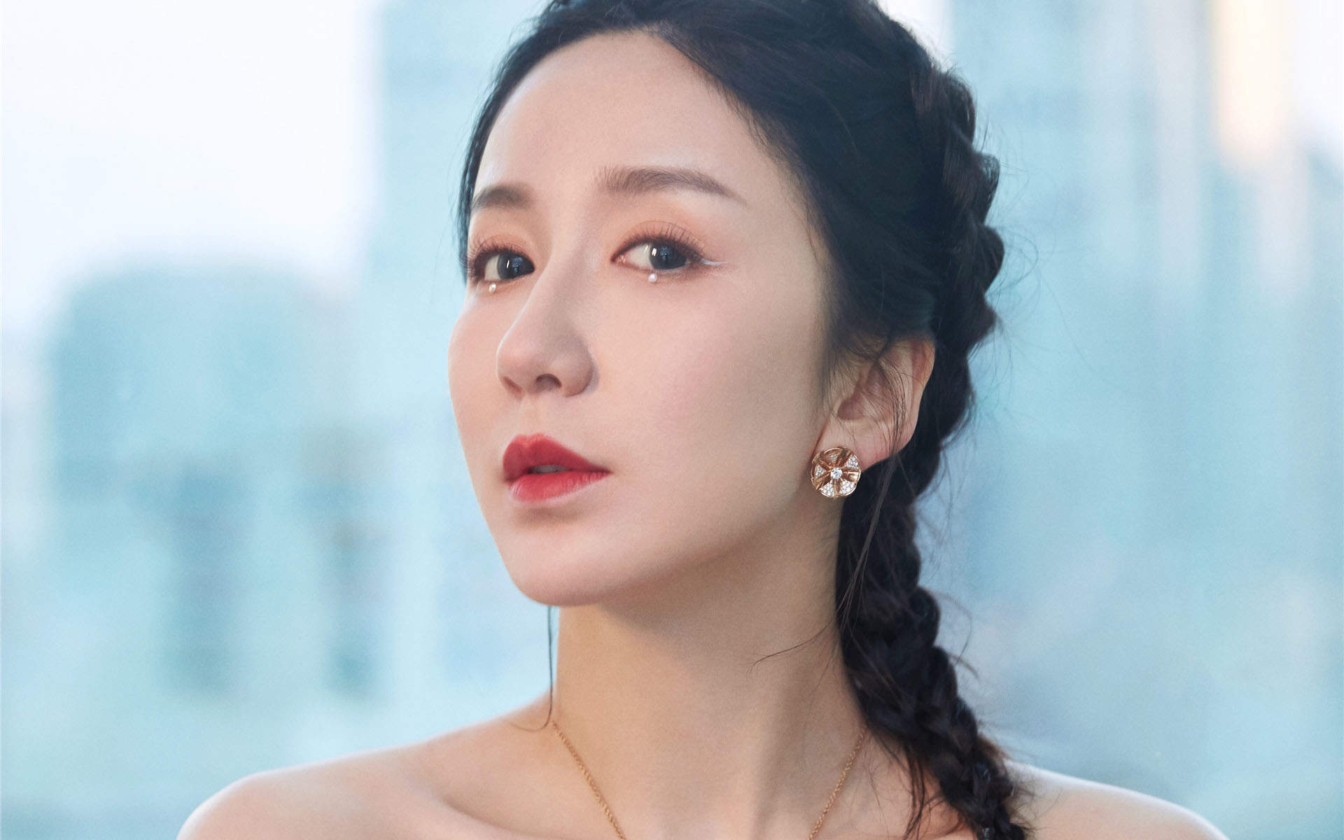 娄艺潇美人鱼纱裙性感图片图片