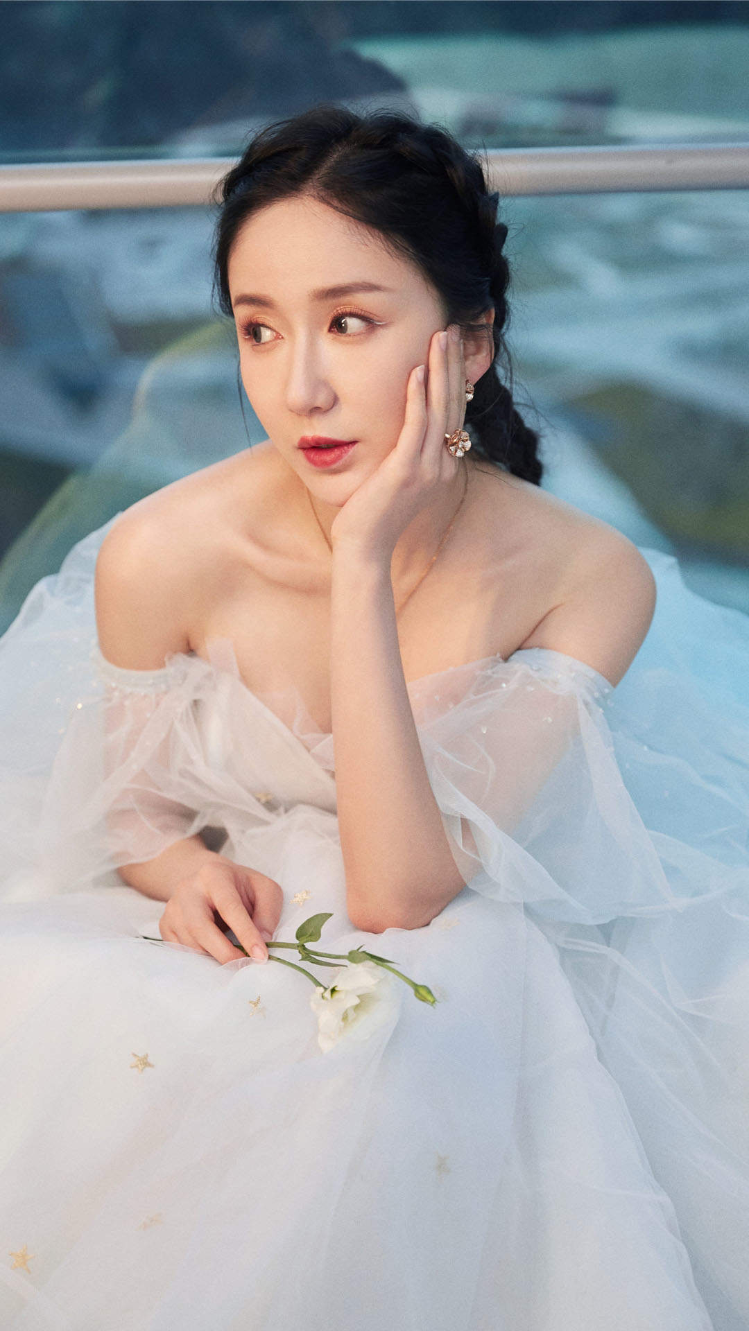 娄艺潇粉裙双马尾写真图片图片