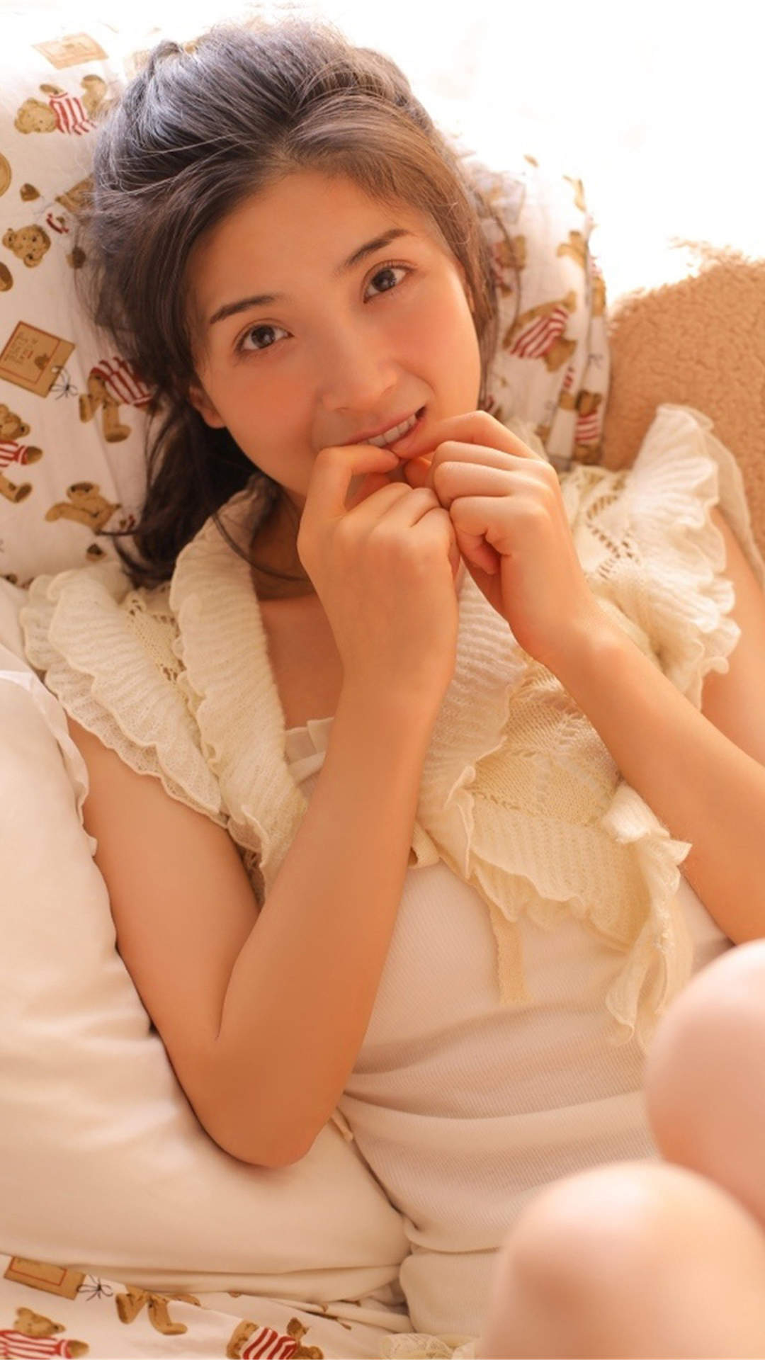 甜美蕾丝美女手机壁纸图片