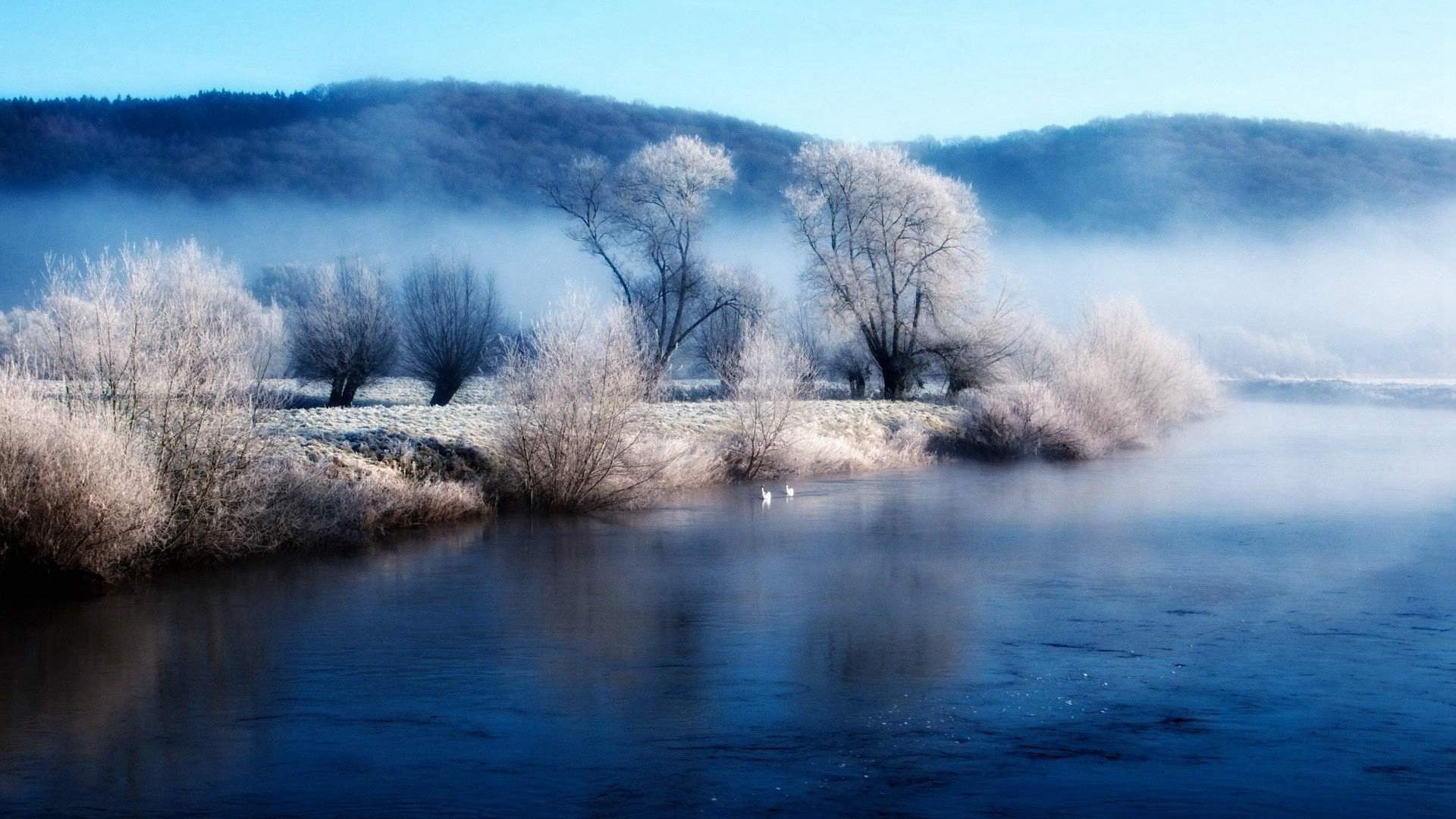 宁心露脐装雪景自拍图片图片