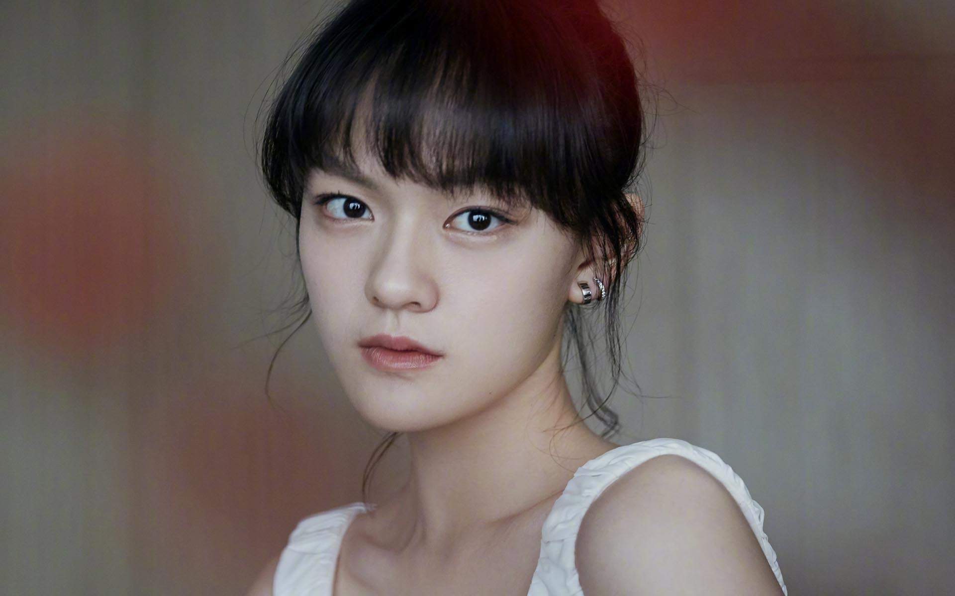 高清台湾美女文淇白色衬衣清新手机壁纸图片