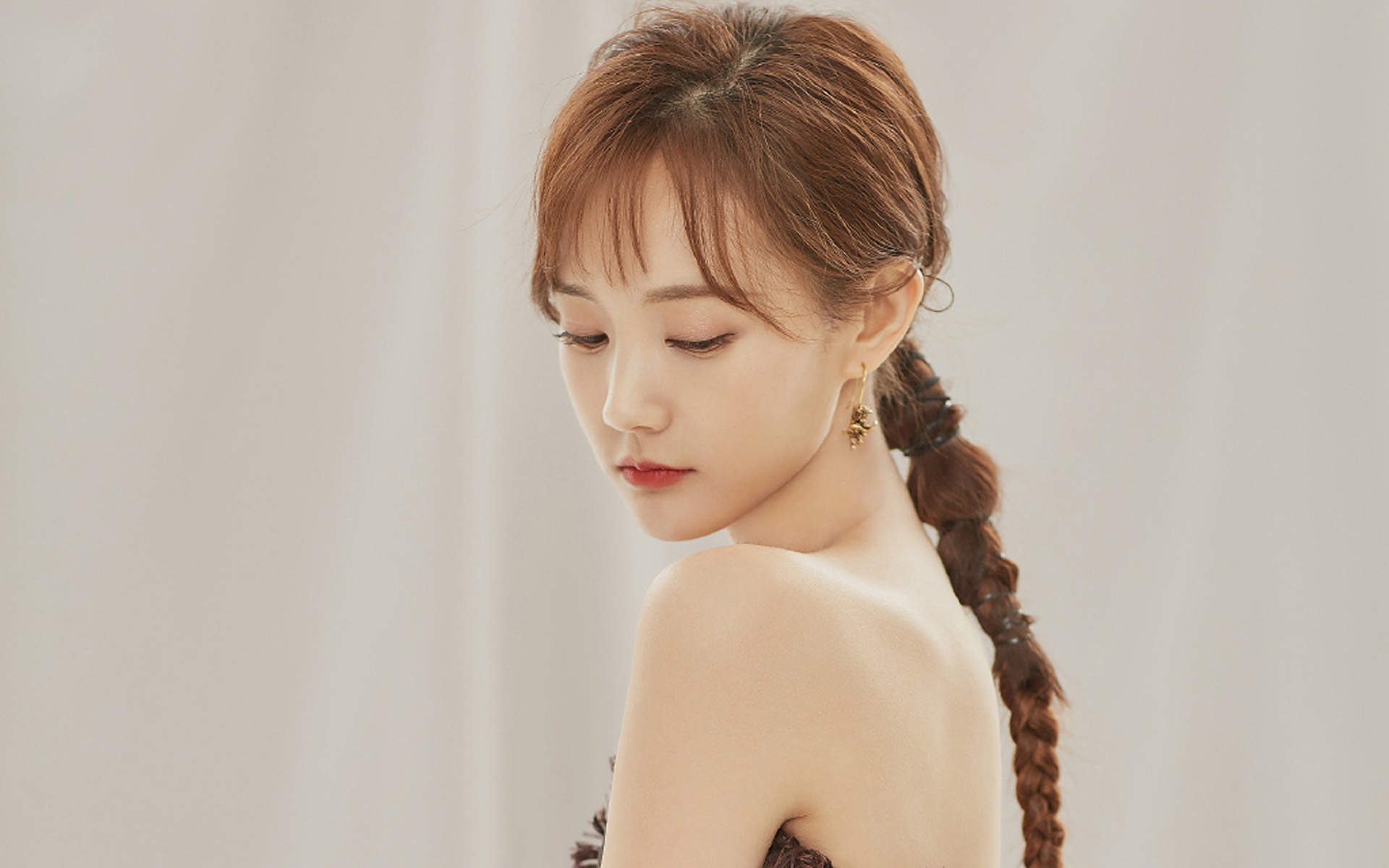 高清中国内地山东济南女演员李一桐Q清纯小公主白裙明星美女写真图片图片
