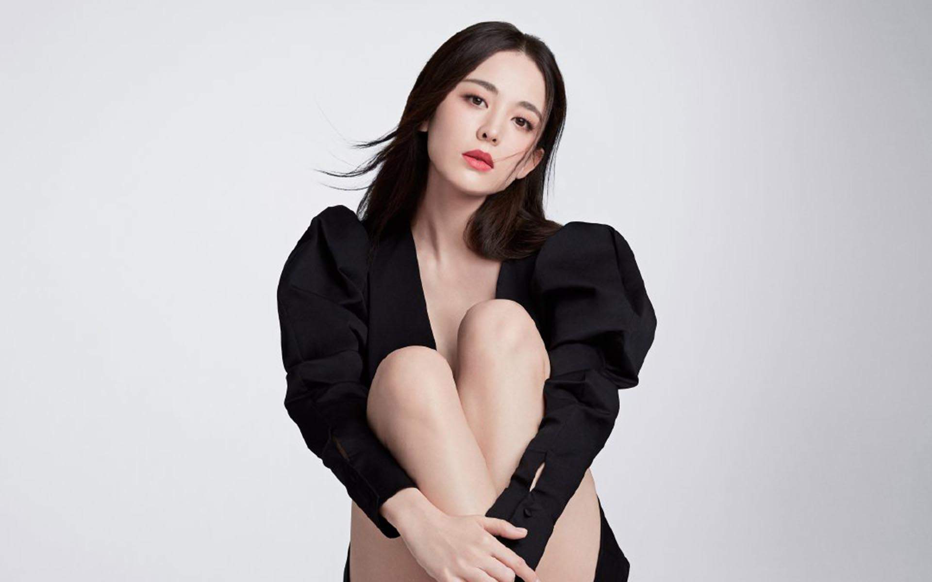 中国内地新疆乌鲁木齐市影视女演员古力娜扎率性性感写真手机壁纸图片