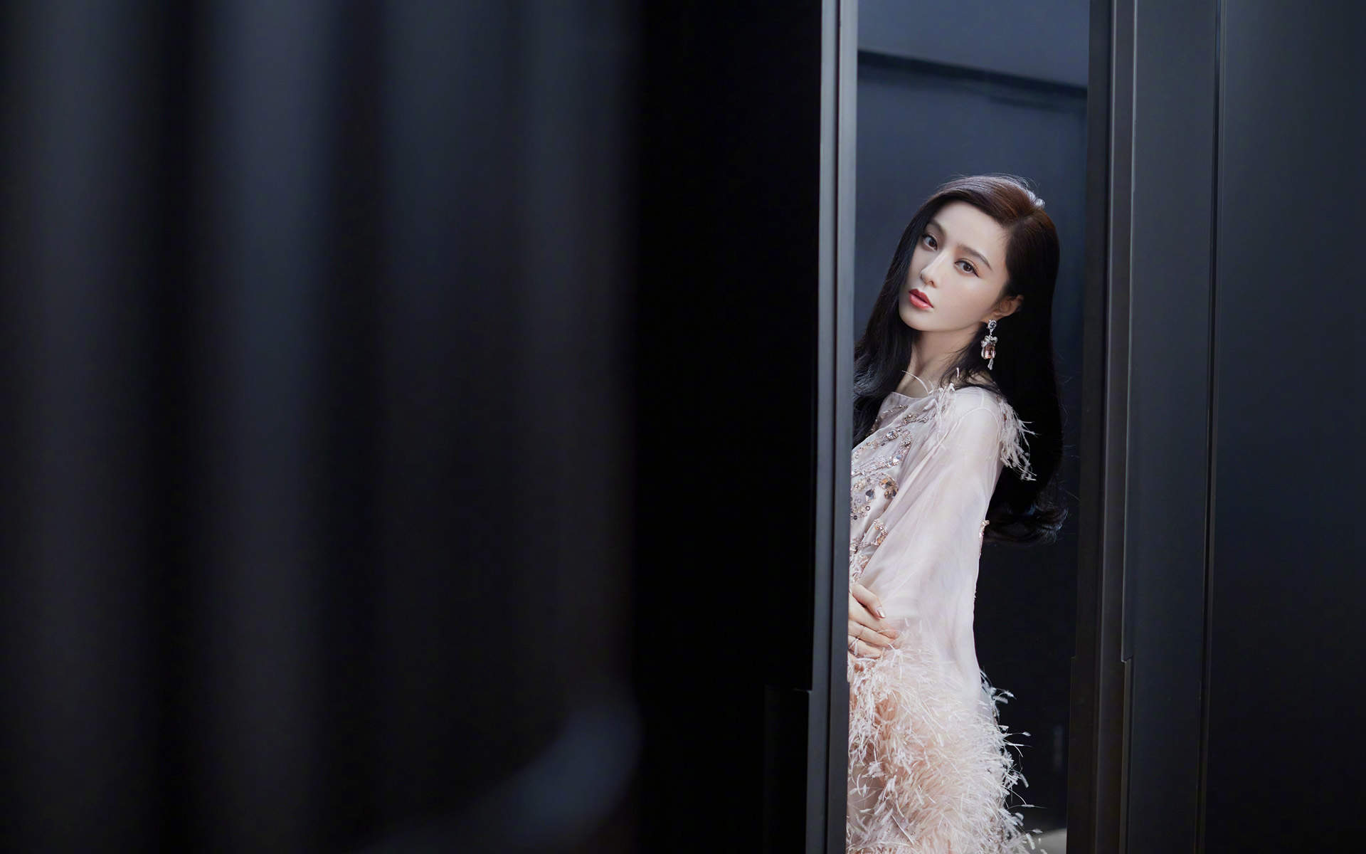 内地山东青岛女演员范冰冰《芭莎珠宝》高贵性感写真图片图片