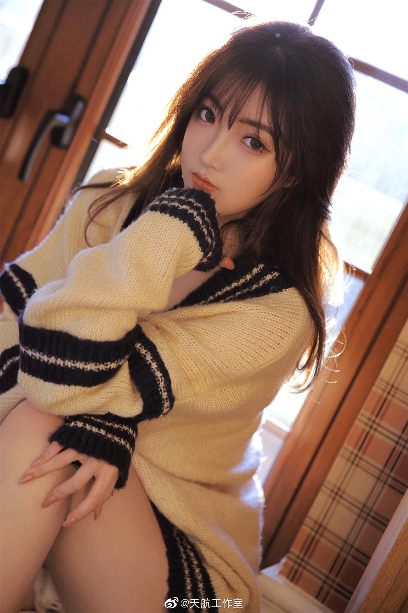 素净性感美女手机壁纸图片