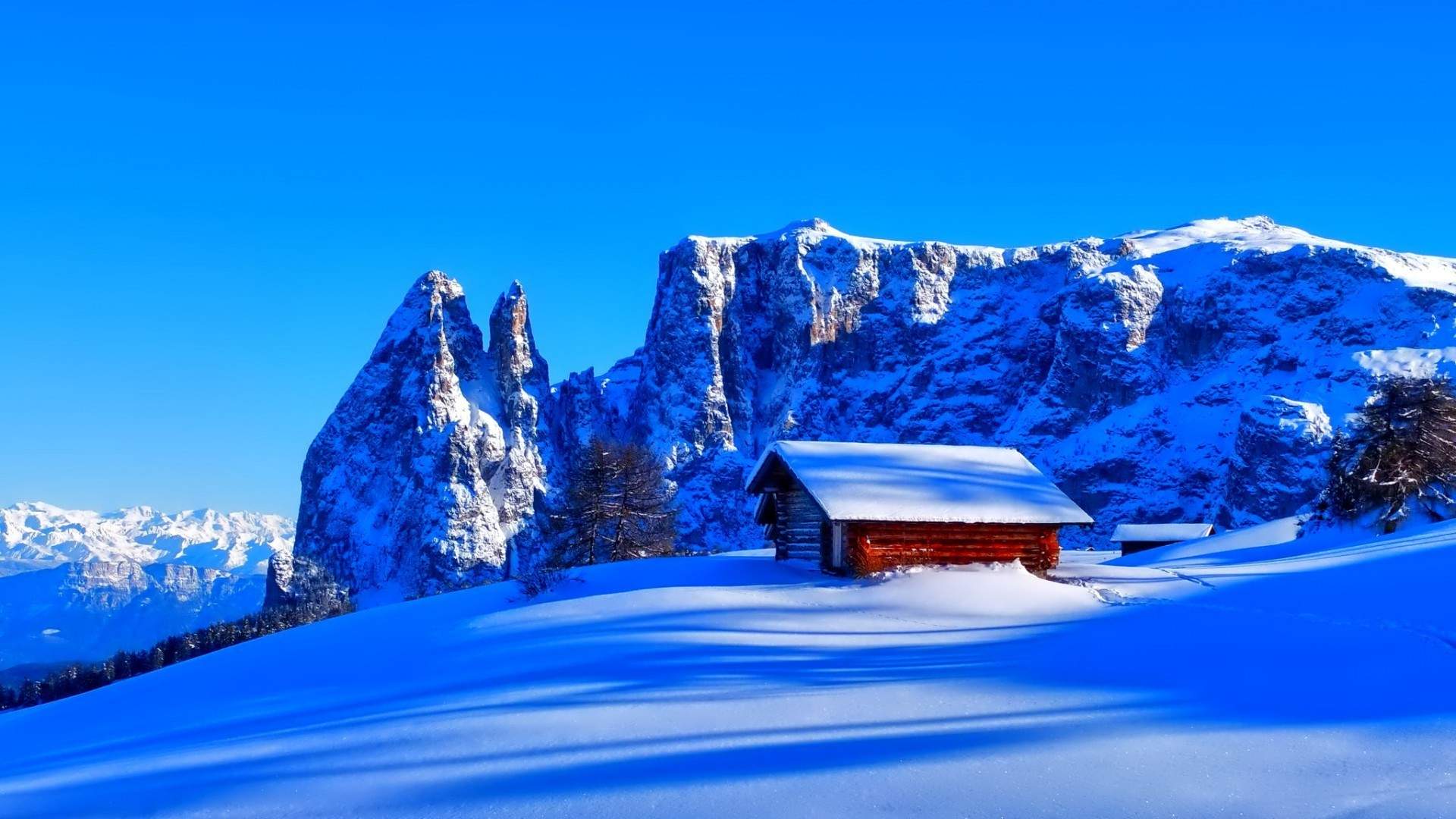 宁心露脐装雪景自拍图片图片