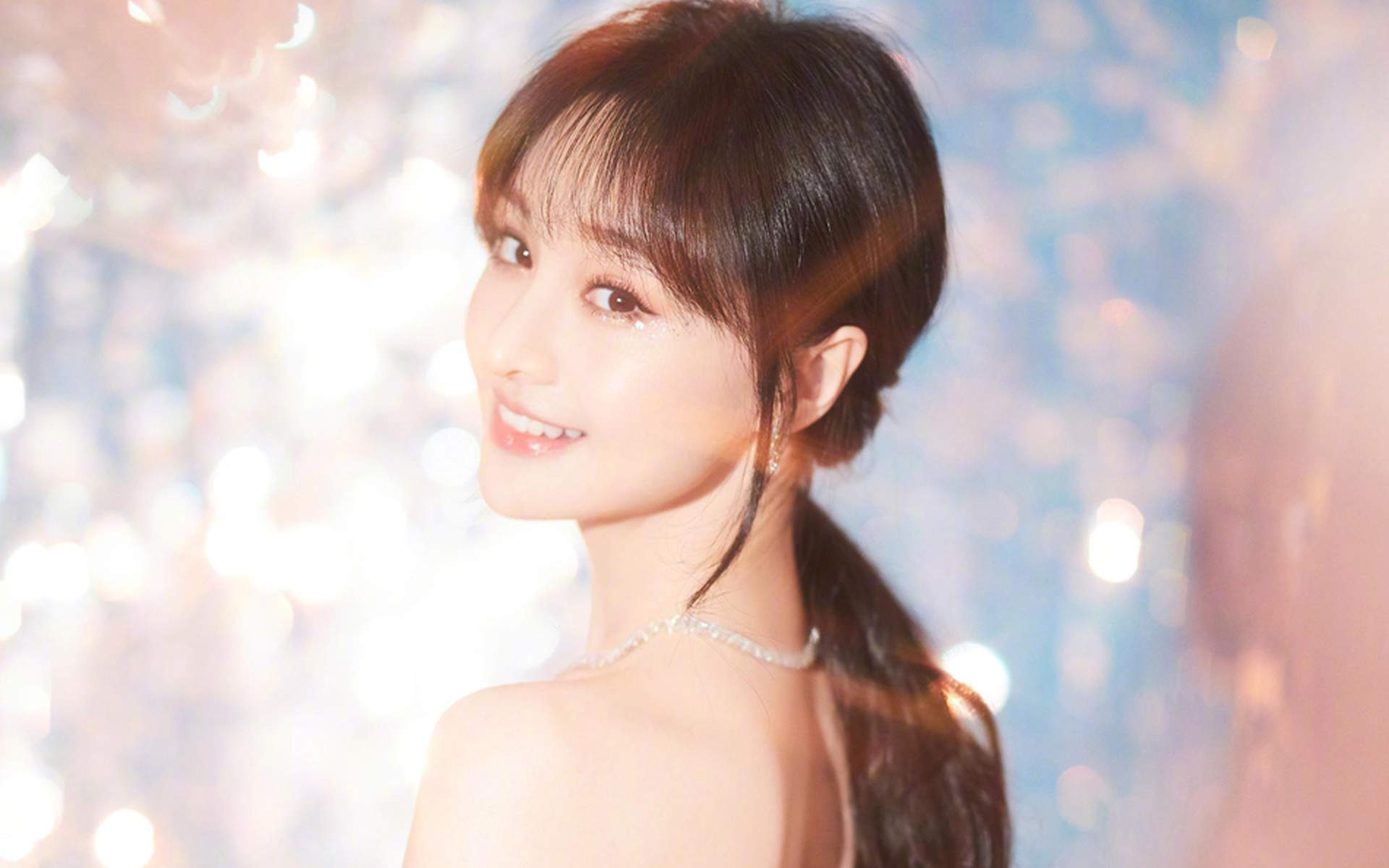 高清中国内地女演员郑爽泡面刘海清爽元气写真图片图片