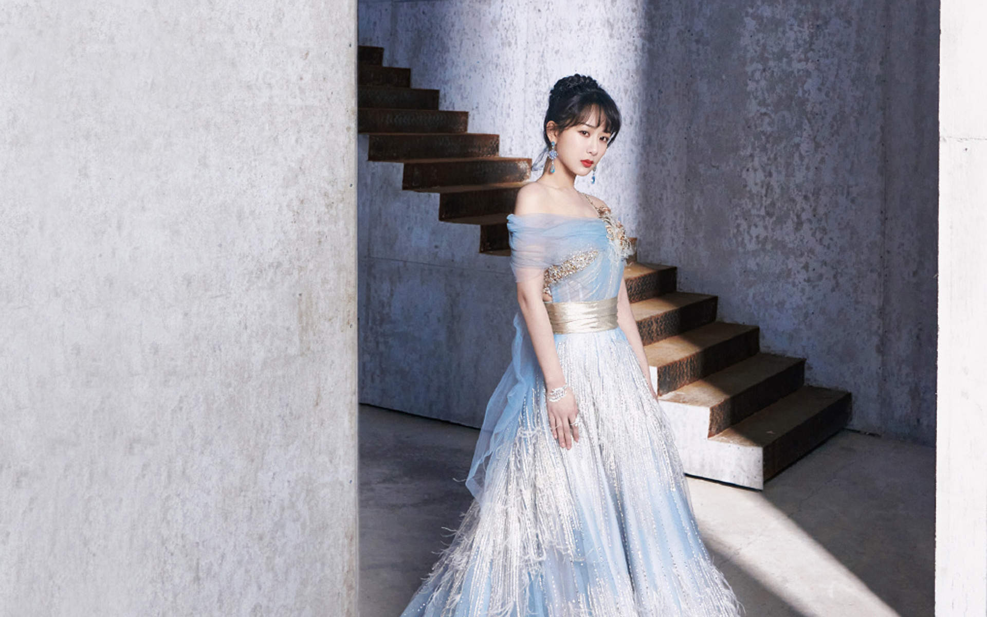 高清中国内地影视北京女演员杨紫微博之夜性感优雅写真图片图片