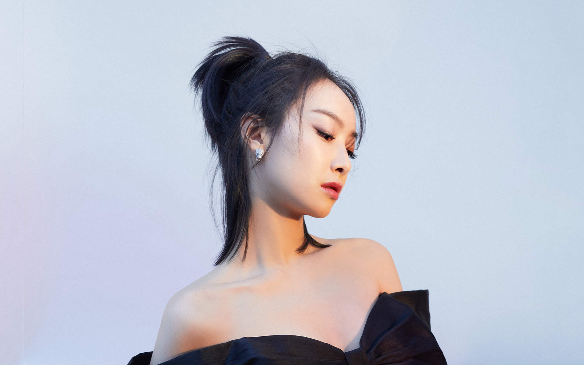 山东省青岛女演员宋茜妩媚动人写真桌面壁纸图片