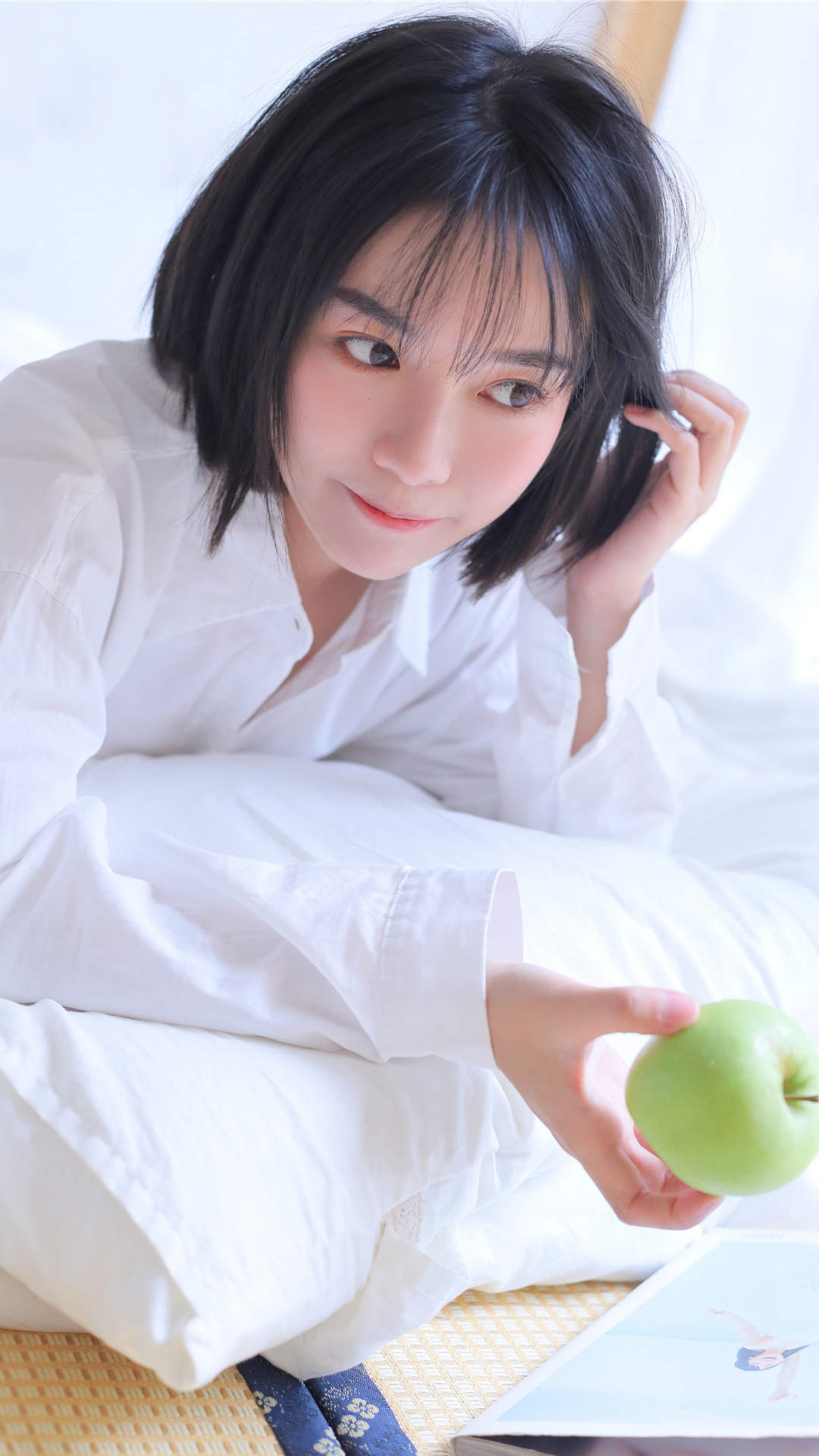 甜美蕾丝美女手机壁纸图片