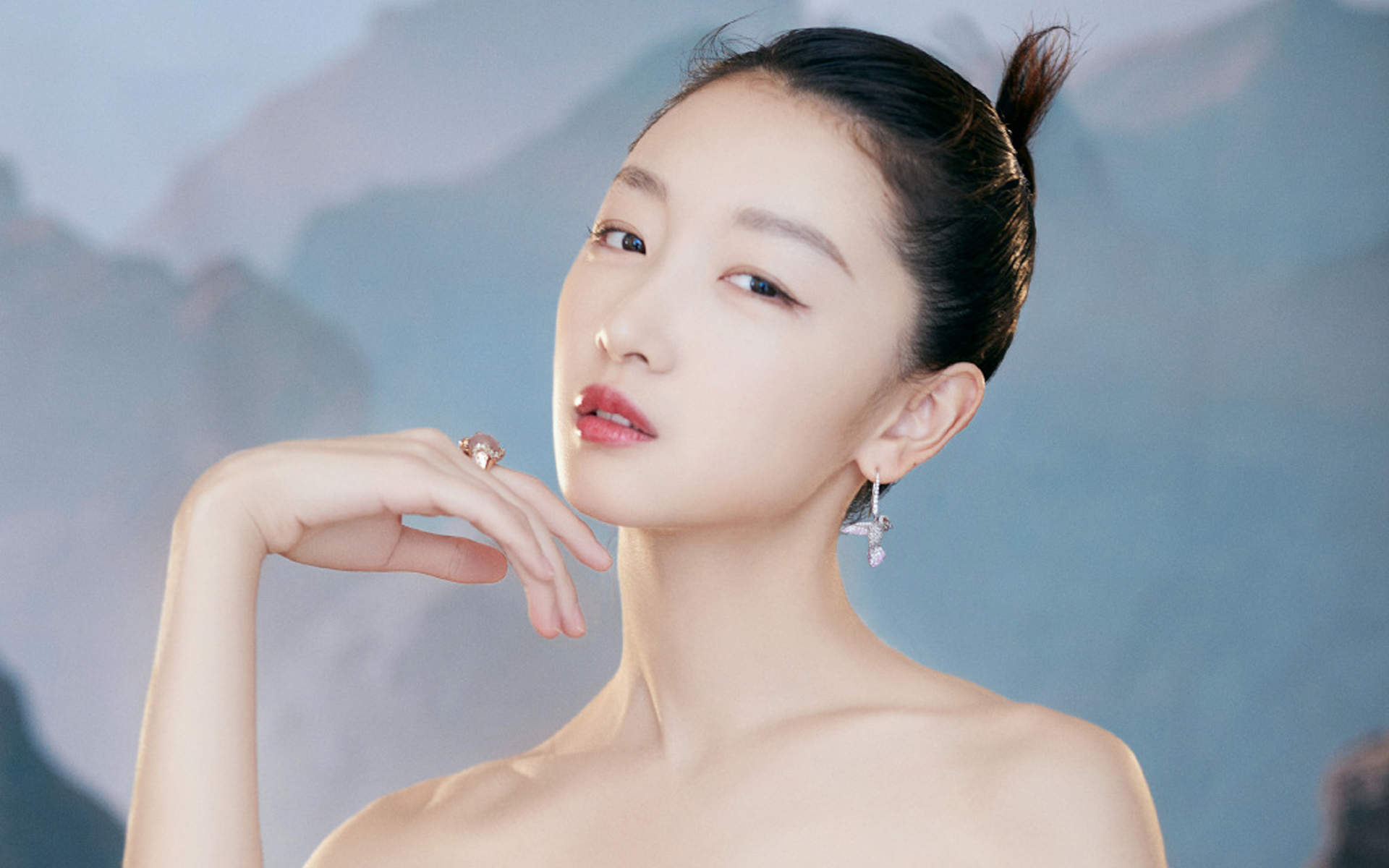 中国内地影视河北省石家庄女演员周冬雨性感灵动写真桌面壁纸图片