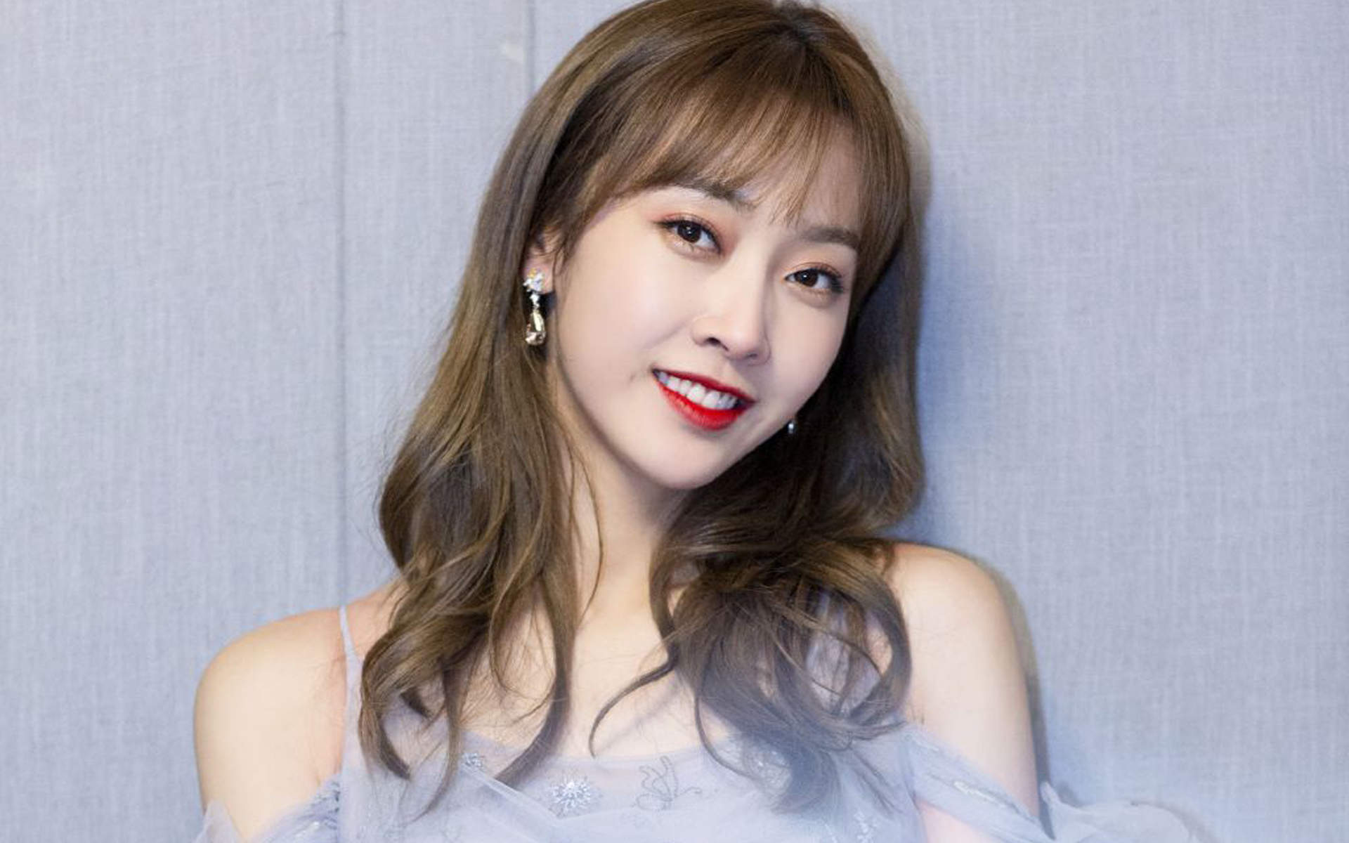 中国内地江苏省南京影视女演员宣璐优雅气质高清手机壁纸图片 中国内地江苏省南京影视女演员宣璐优雅气质高清手机壁纸图片