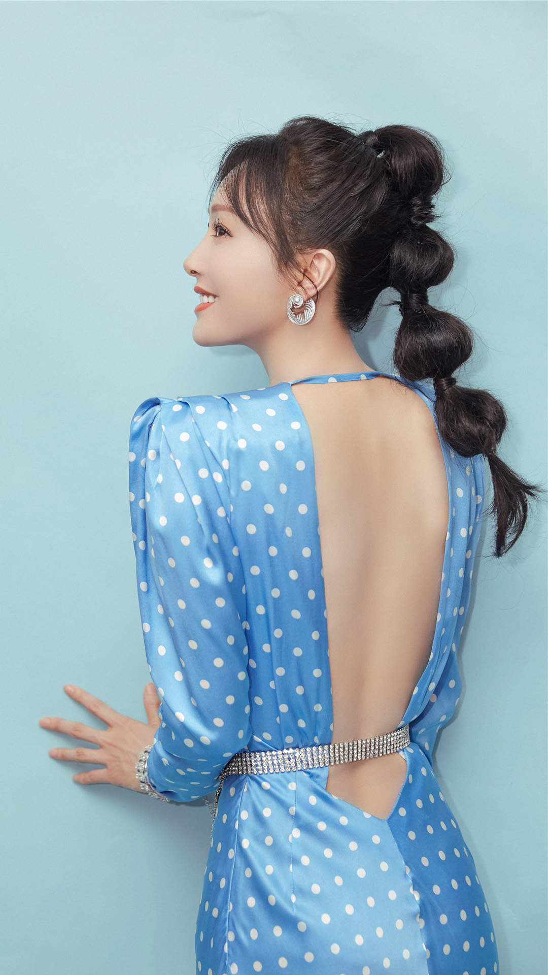 高清中国内地辽宁省沈阳女演员秦岚优雅自信性感写真图片