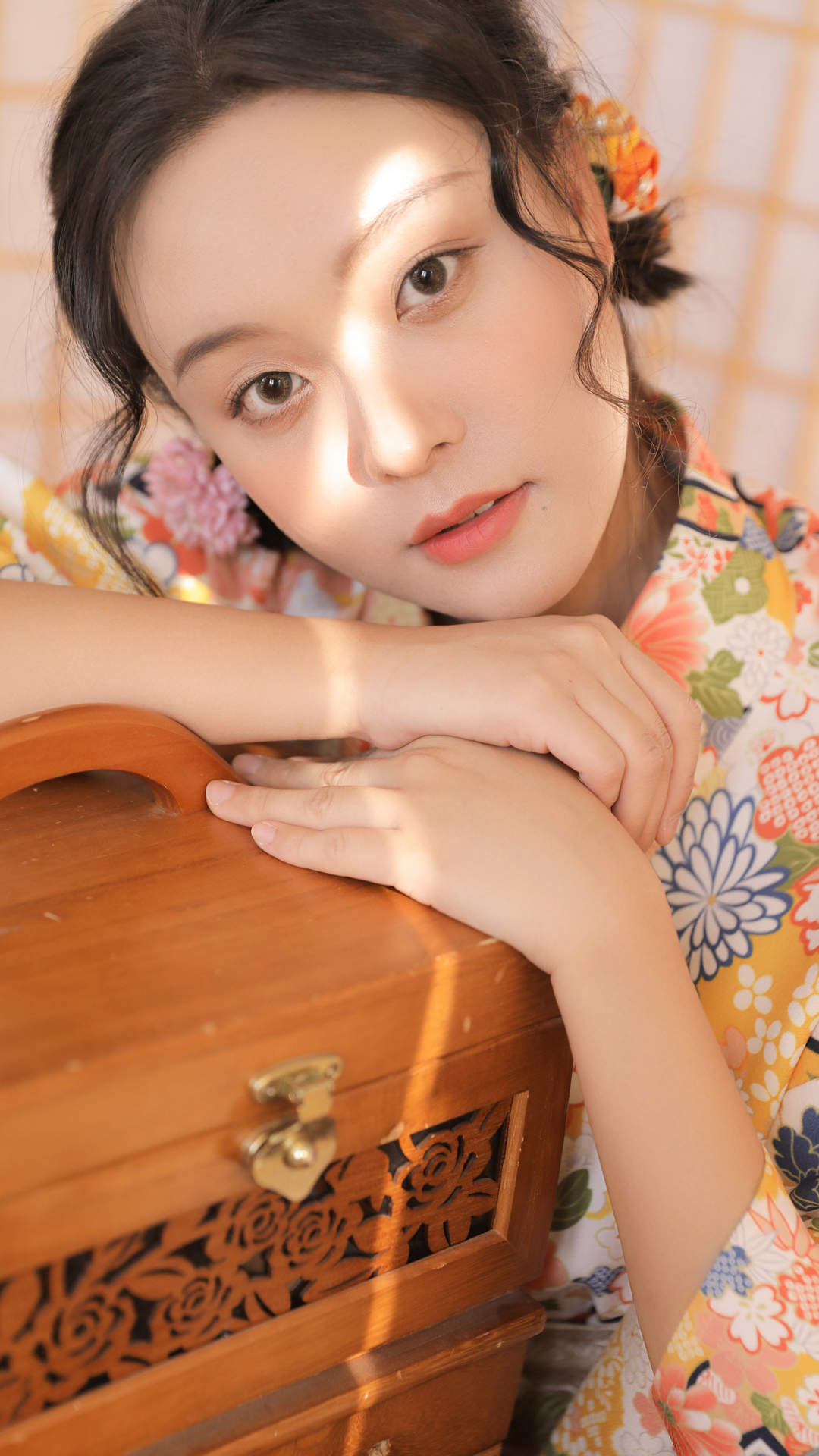 甜美蕾丝美女手机壁纸图片
