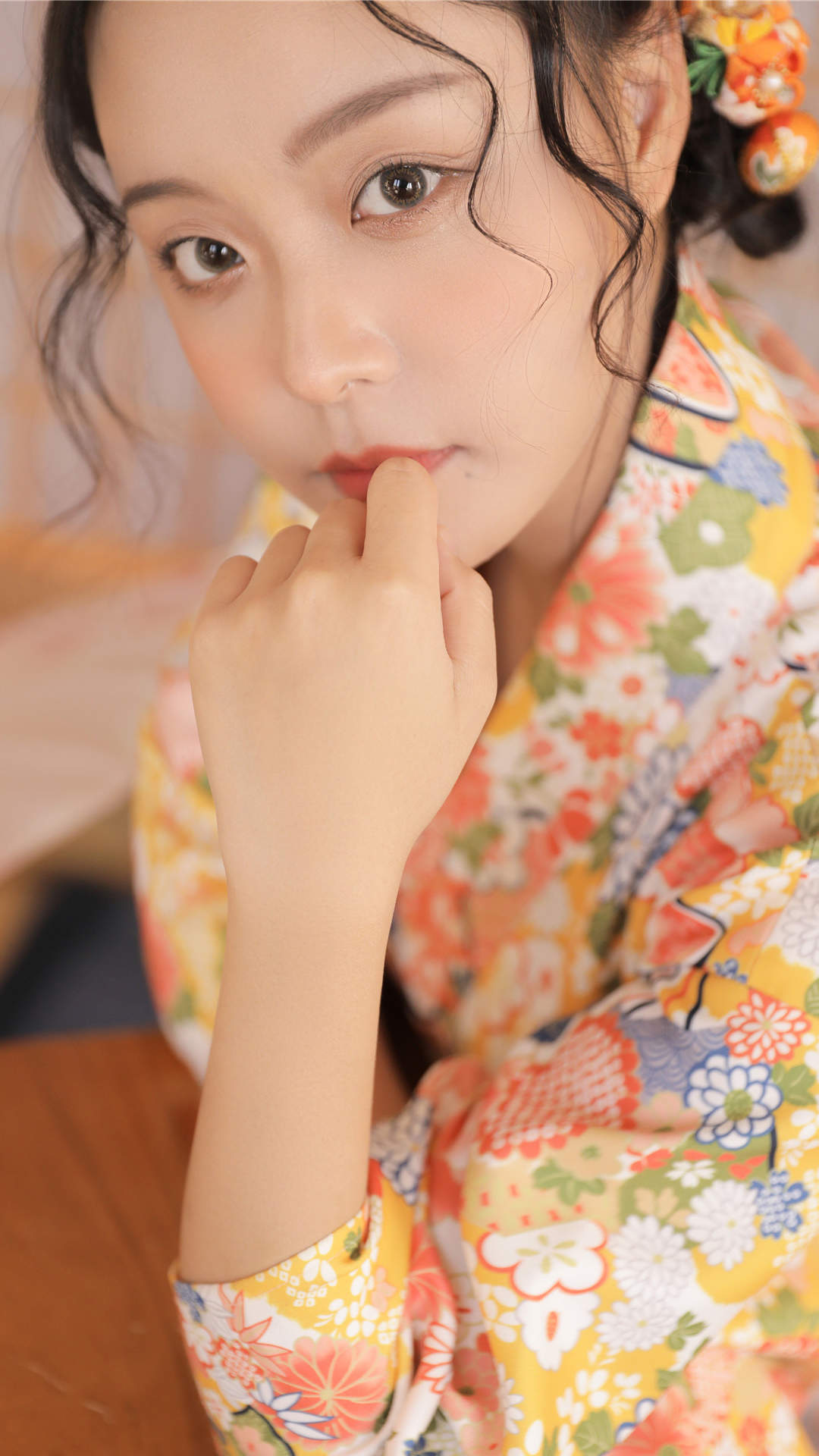 甜美蕾丝美女手机壁纸图片