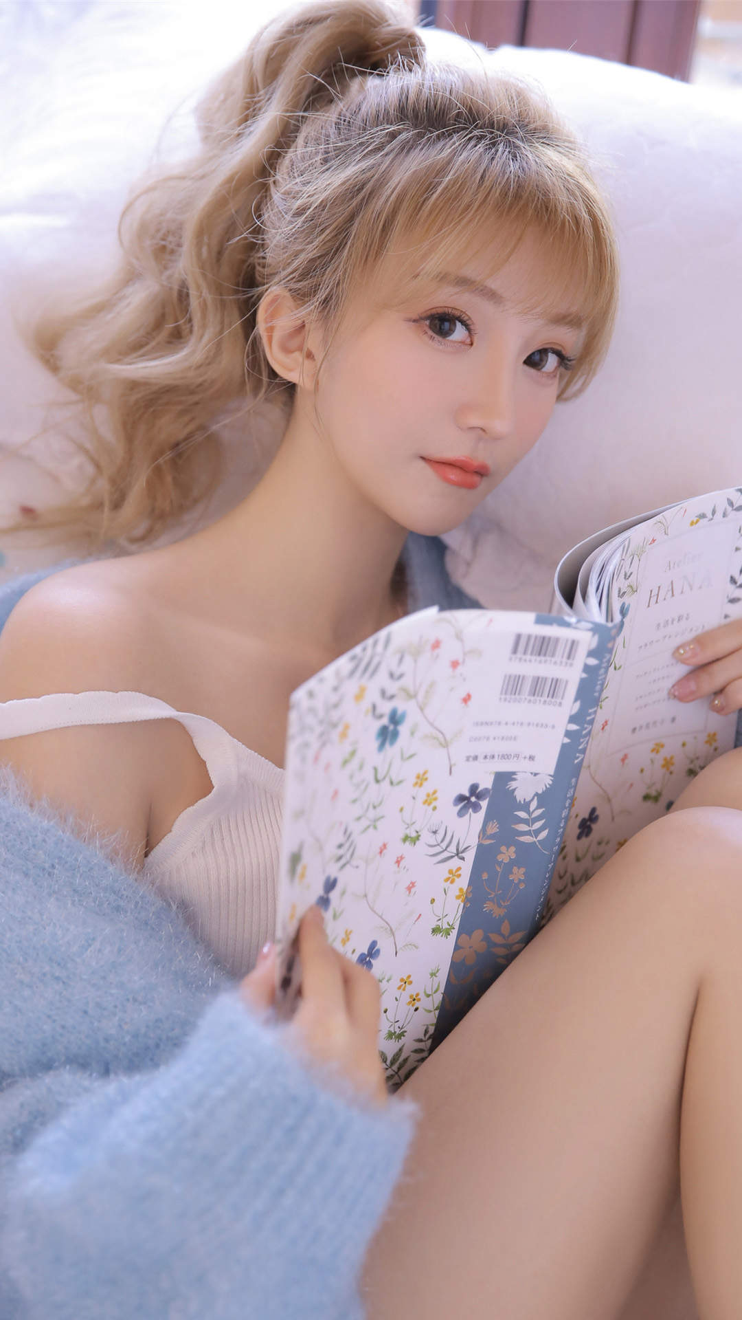 甜美蕾丝美女手机壁纸图片