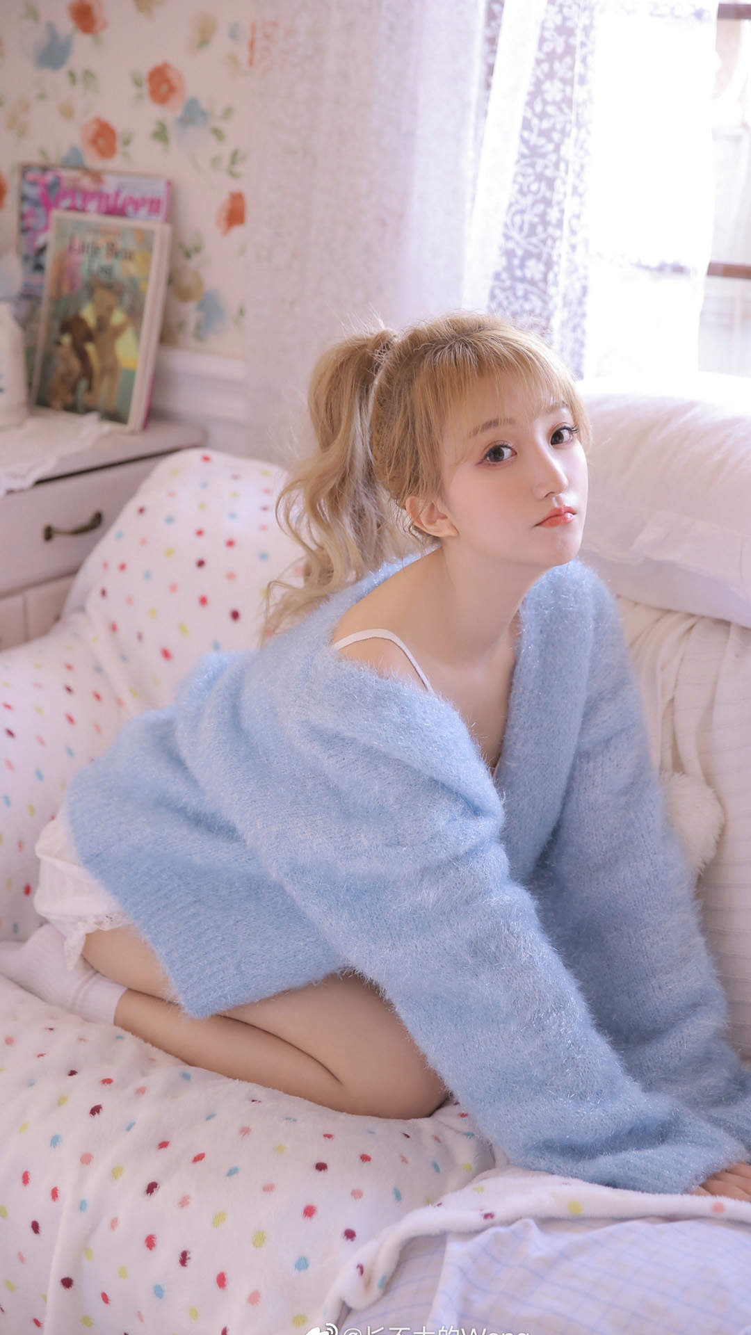 甜美蕾丝美女手机壁纸图片