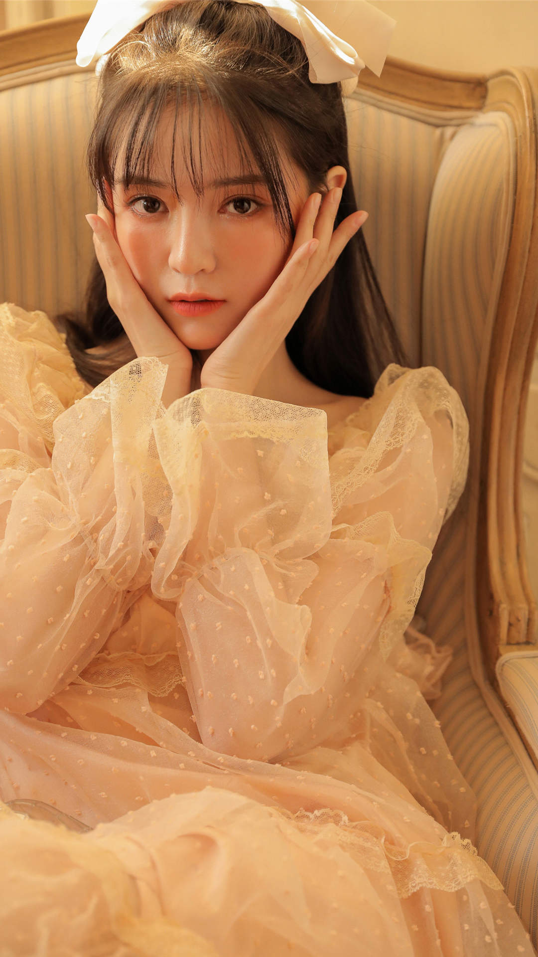 甜美蕾丝美女手机壁纸图片