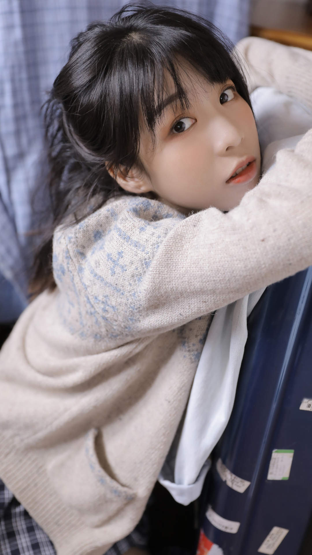 甜美蕾丝美女手机壁纸图片
