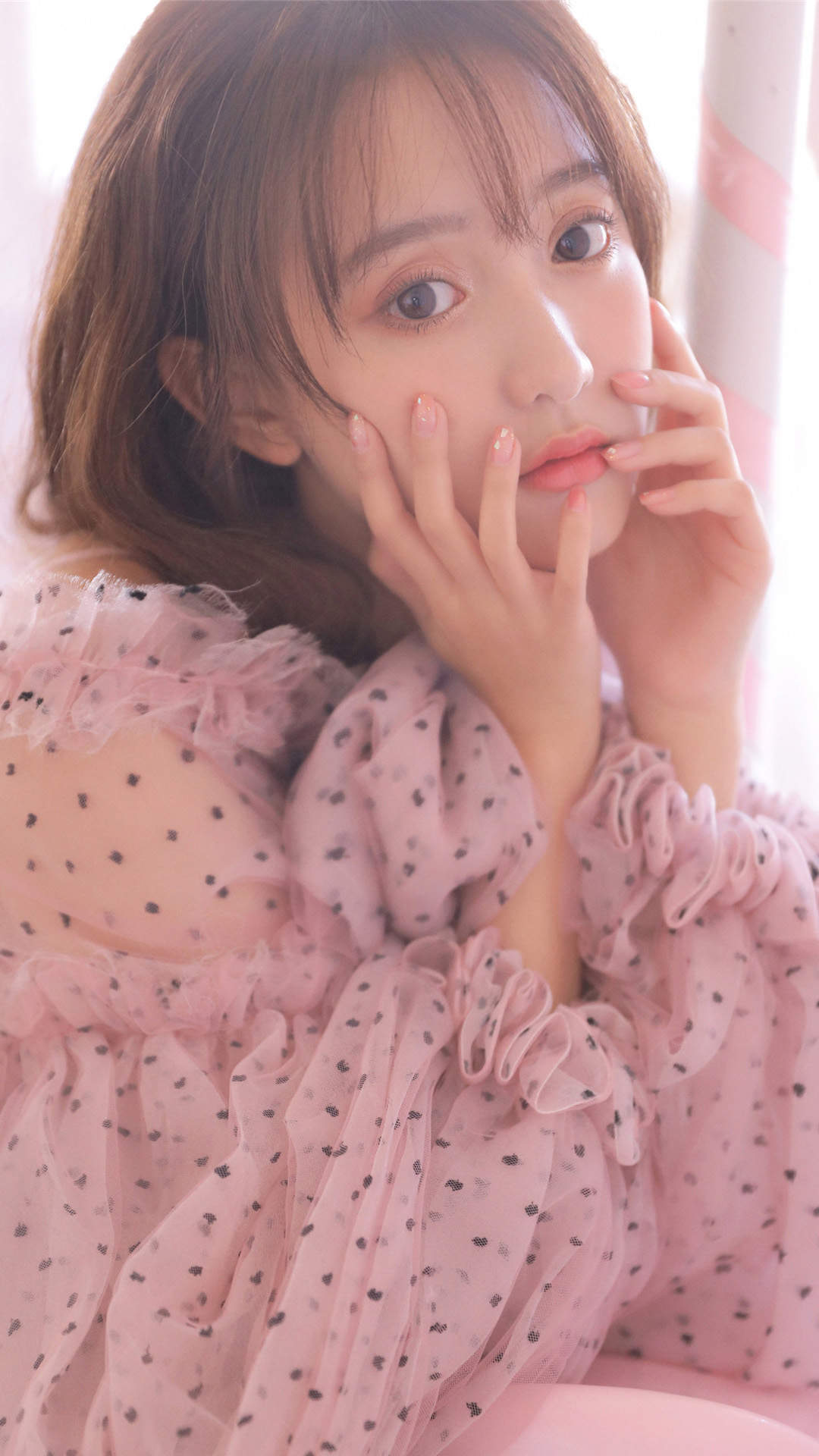 甜美蕾丝美女手机壁纸图片