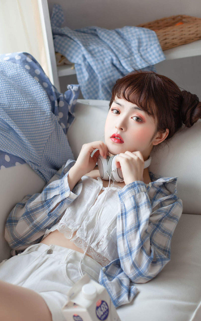 甜美蕾丝美女手机壁纸图片