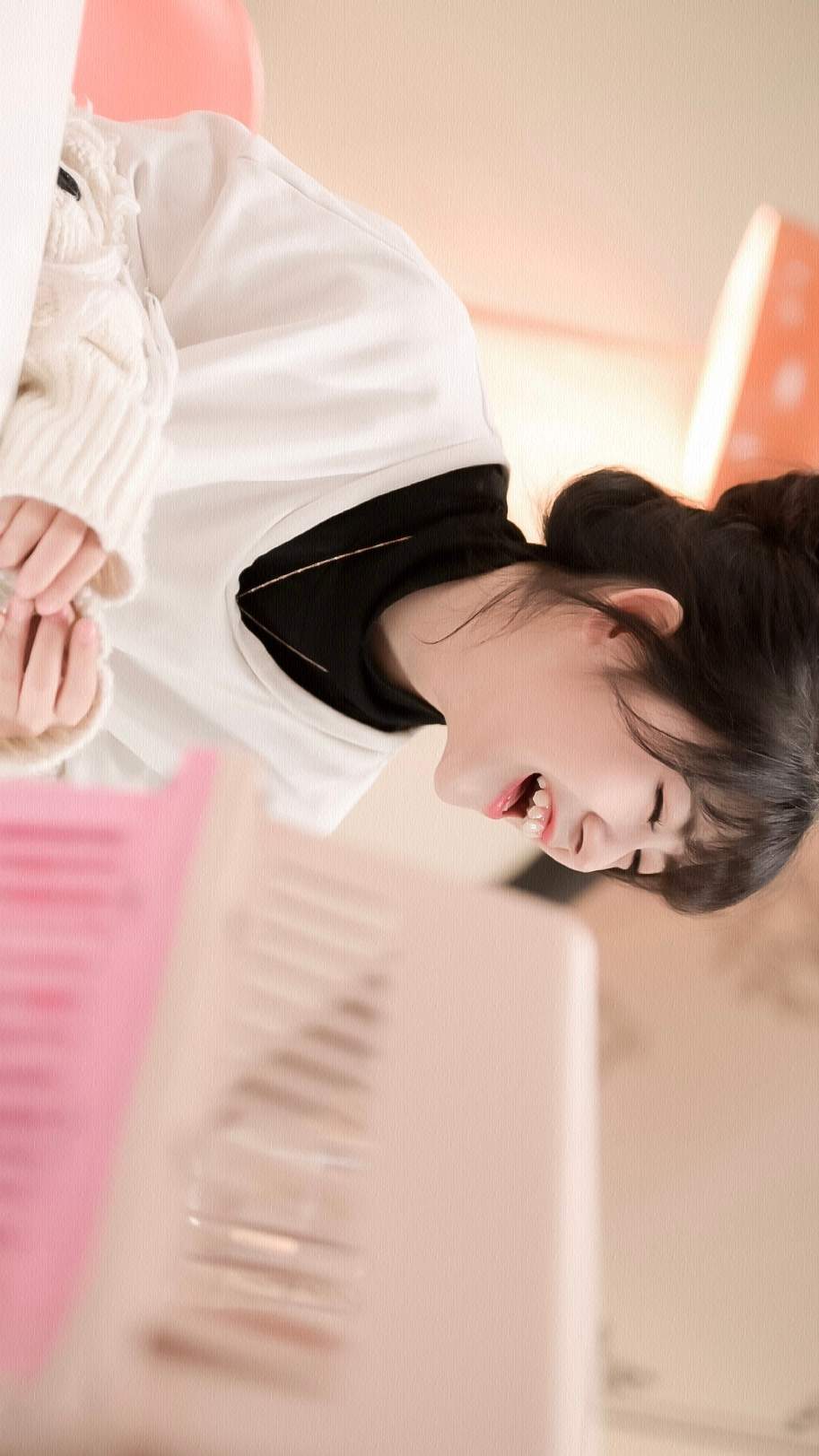 高清广东深圳女星火箭少女赖美云手机壁纸图片