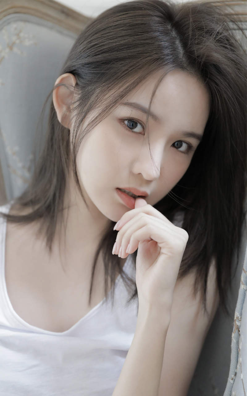 甜美蕾丝美女手机壁纸图片